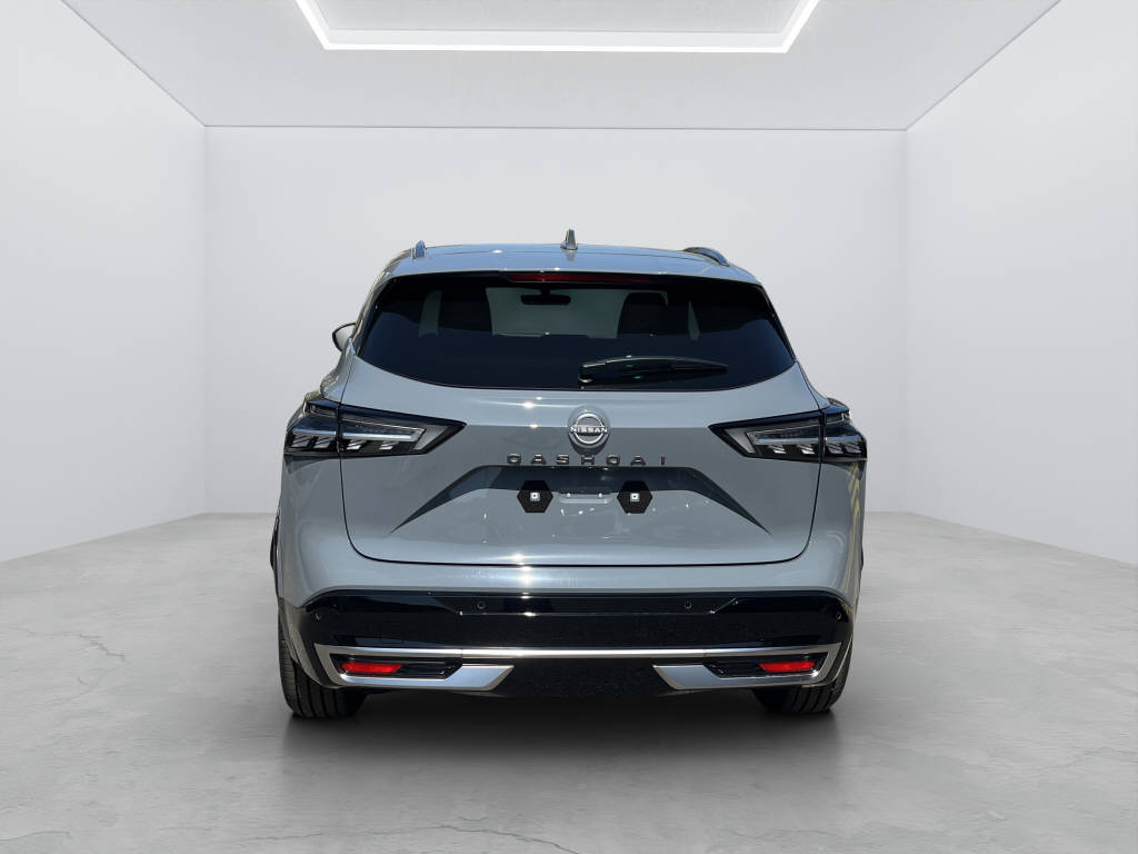 NISSAN Qashqai 1.3 DIG-T Tekna+ 4x4-image-5