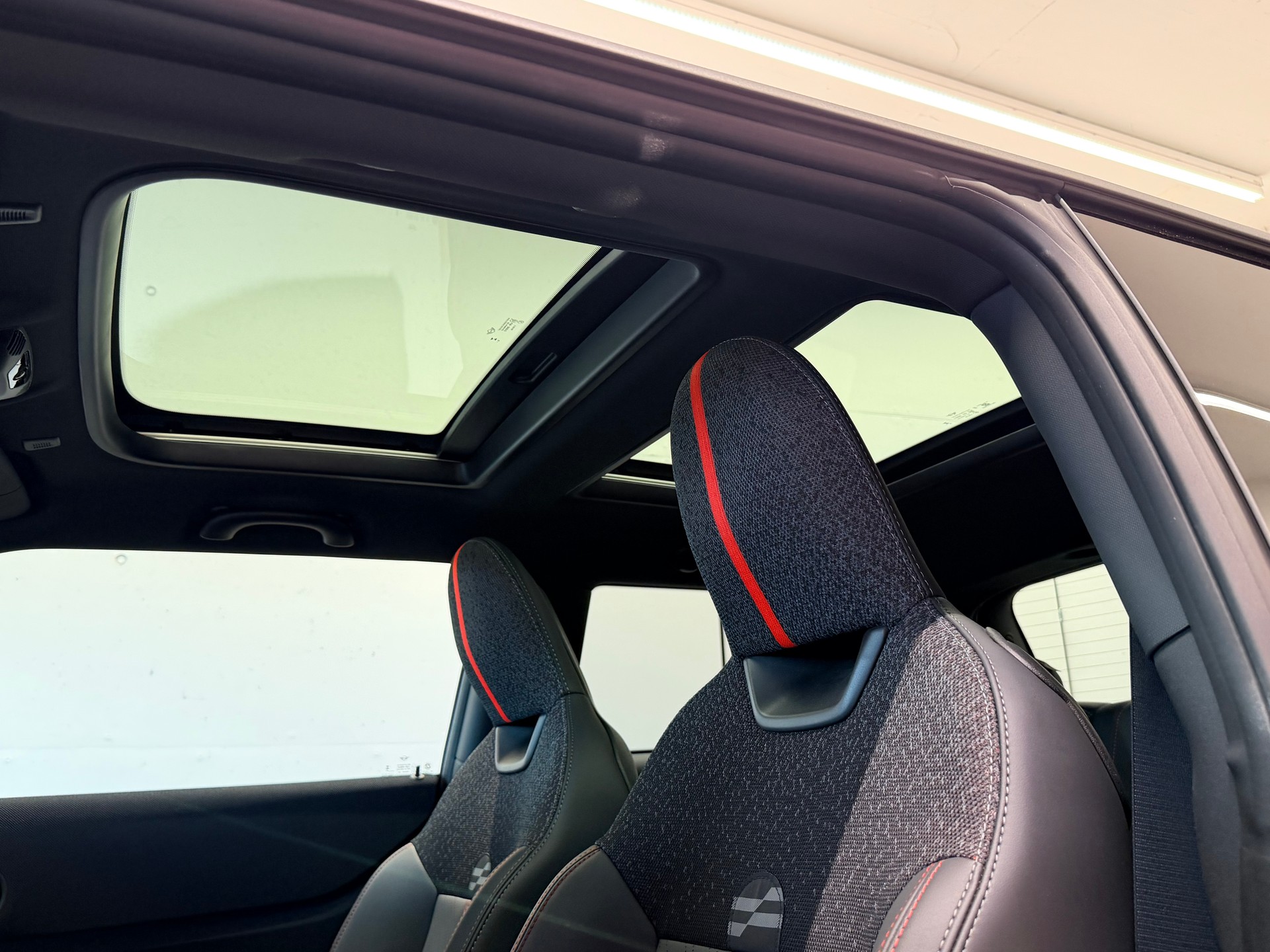 MINI Cooper John Cooper Works DKG-image-15