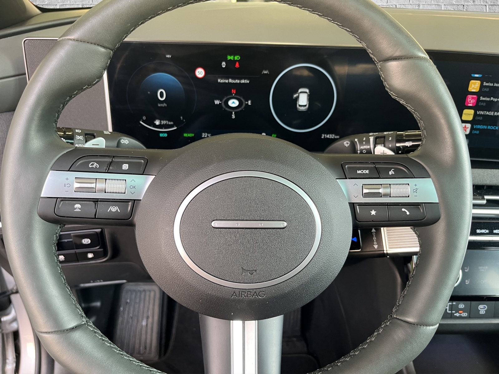 HYUNDAI Tucson 1.6 TGDI PHEV 20th Anniversary 4WD-image-9