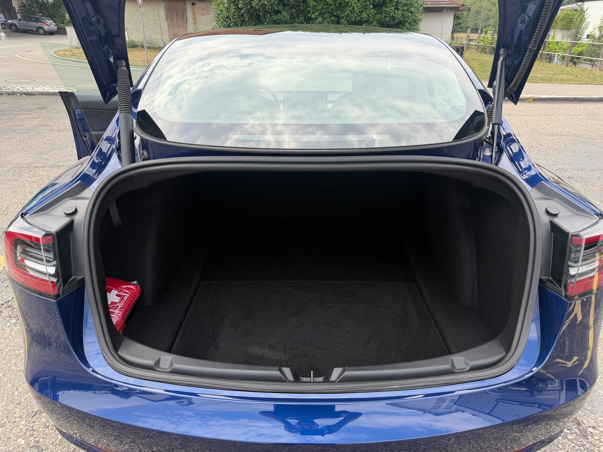 TESLA Model 3 Long Range Dual Motor AWD-image-17