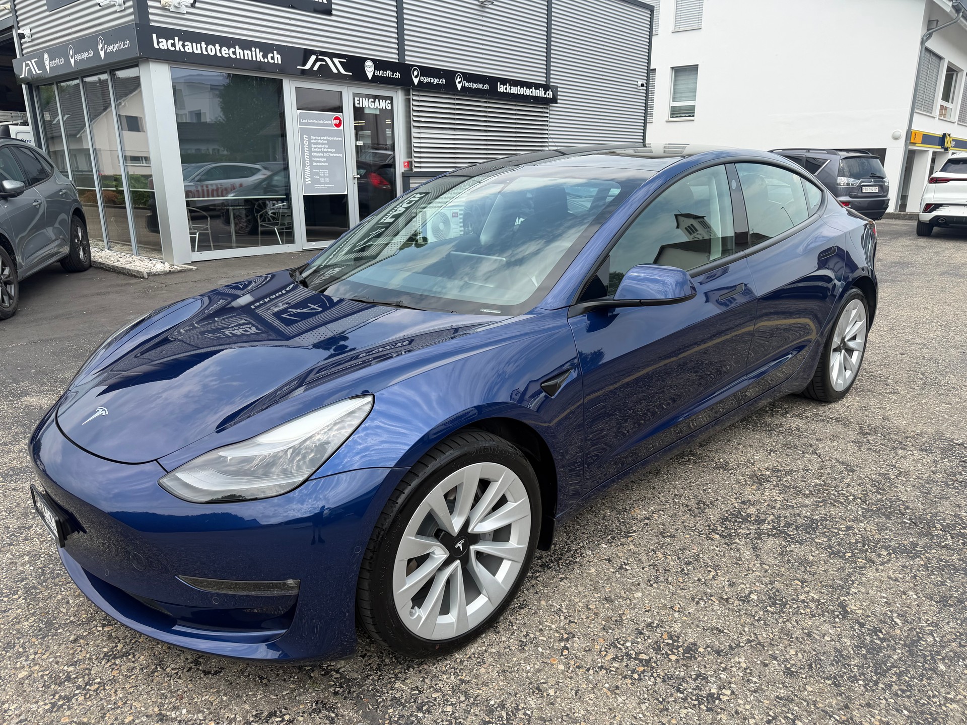 TESLA Model 3 Long Range Dual Motor AWD-image-2