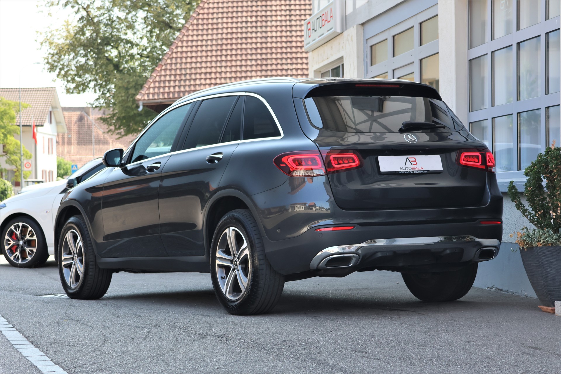 MERCEDES-BENZ GLC 220 d Off-Road 4Matic 9G-Tronic (CH) + 2.5T AHK-image-2