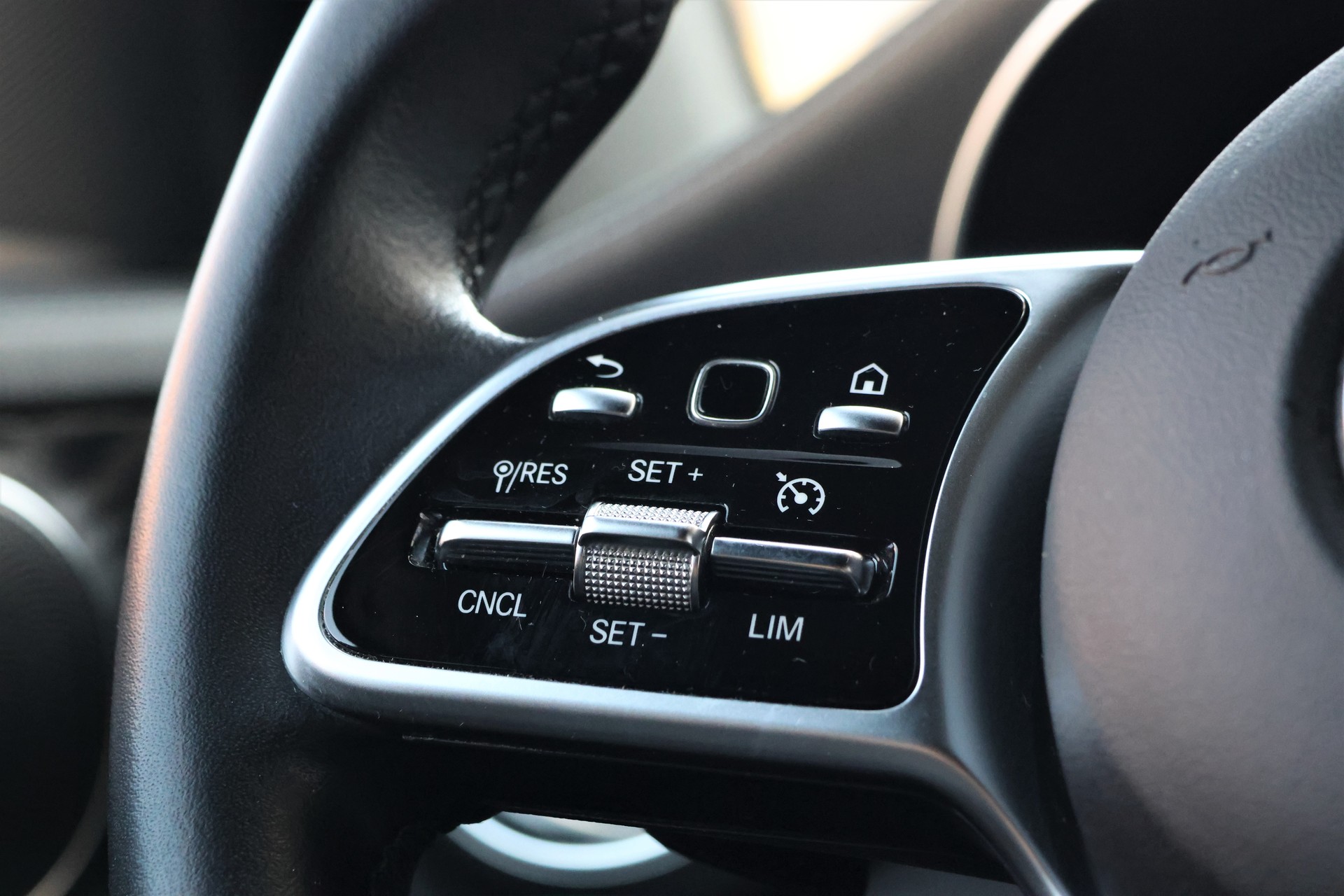 MERCEDES-BENZ GLC 220 d Off-Road 4Matic 9G-Tronic (CH) + 2.5T AHK-image-16