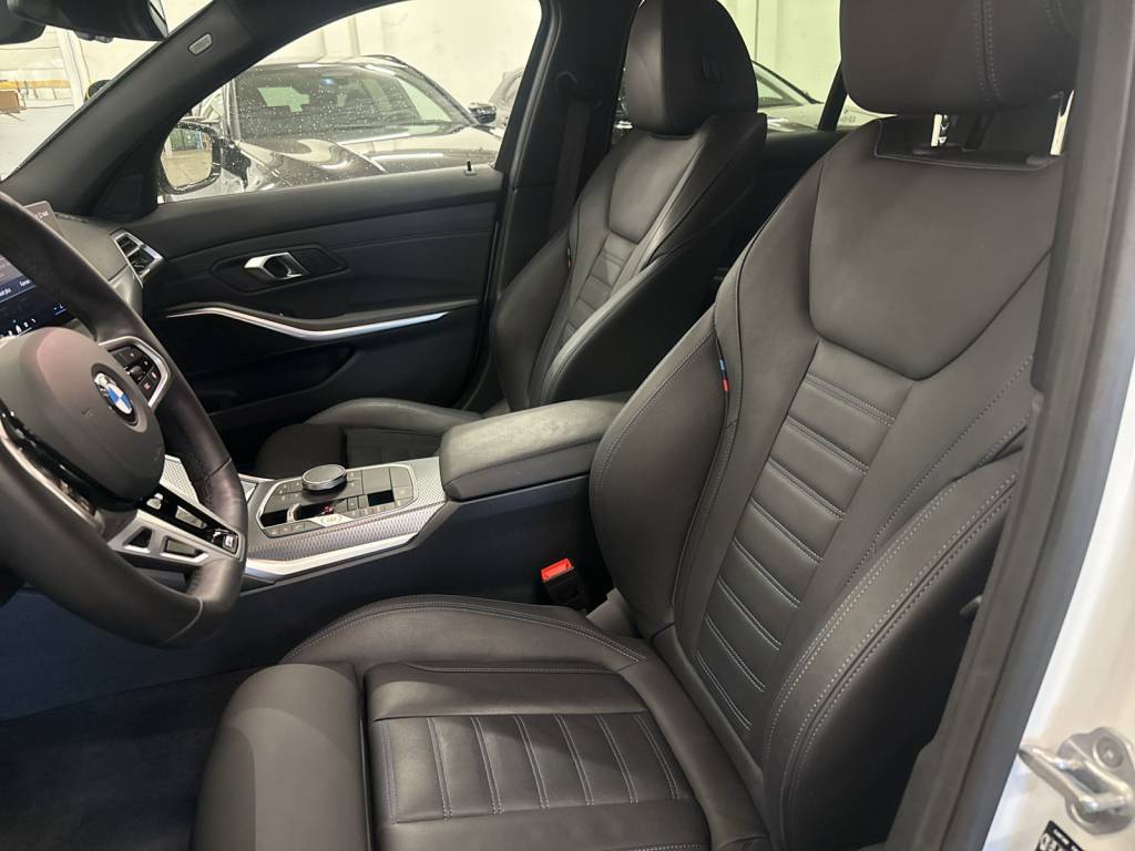 BMW 320d xDrive 48V Touring Steptronic M Sport-image-10