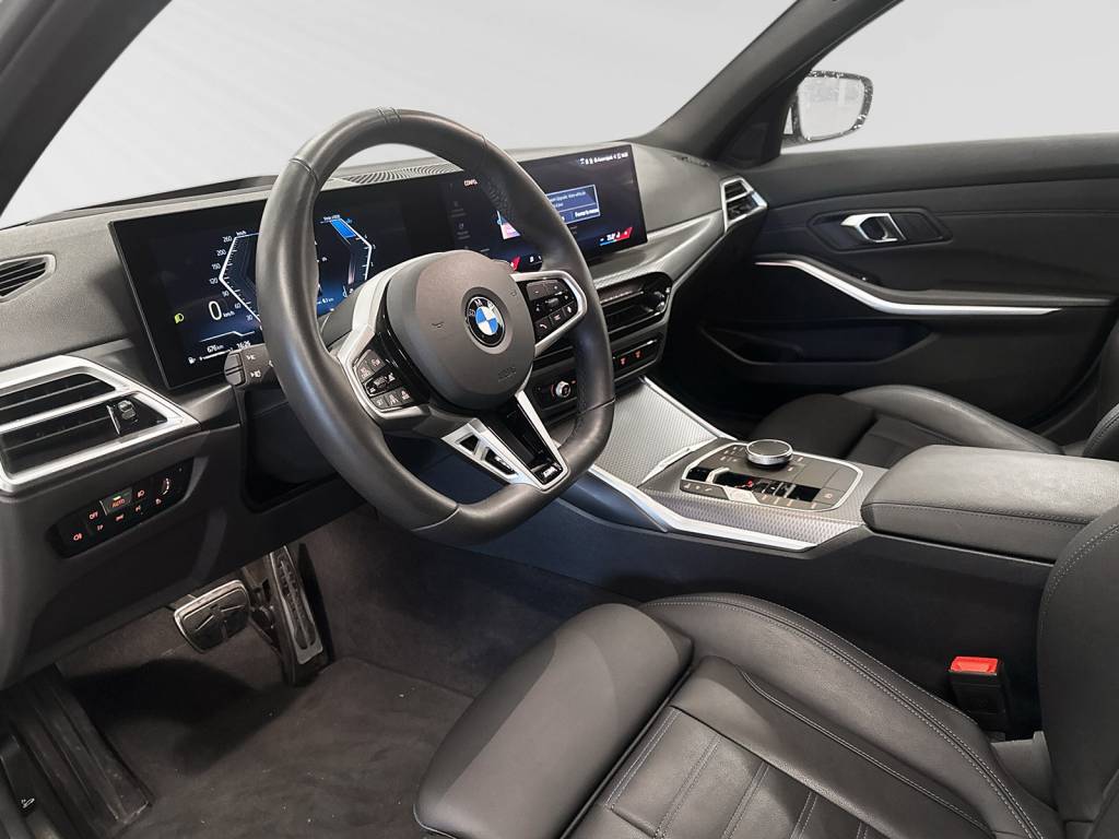 BMW 320d xDrive 48V Touring Steptronic M Sport-image-4