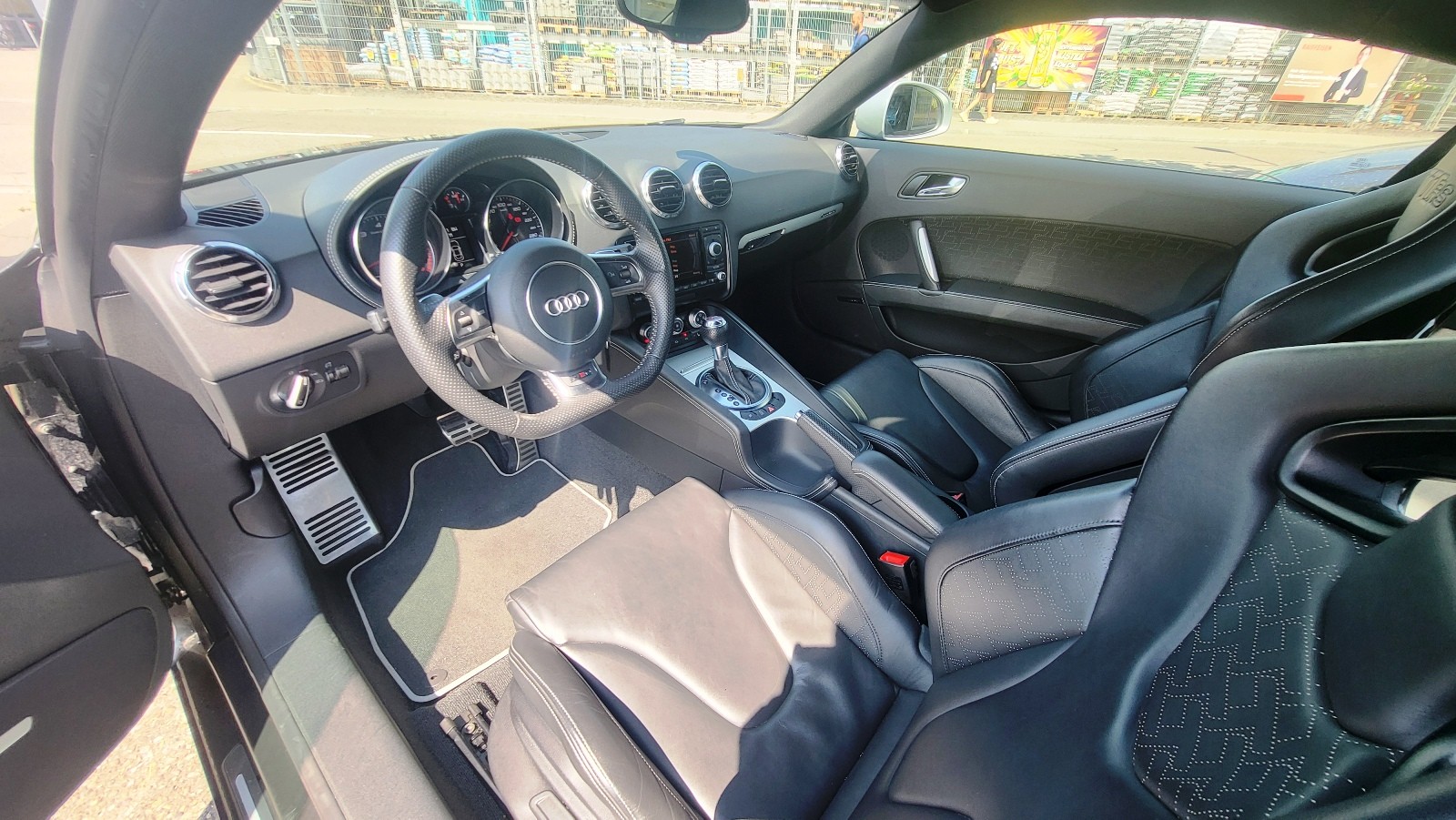 AUDI TT RS plus Coupé 2.5 TFSI quattro S-tronic-image-4