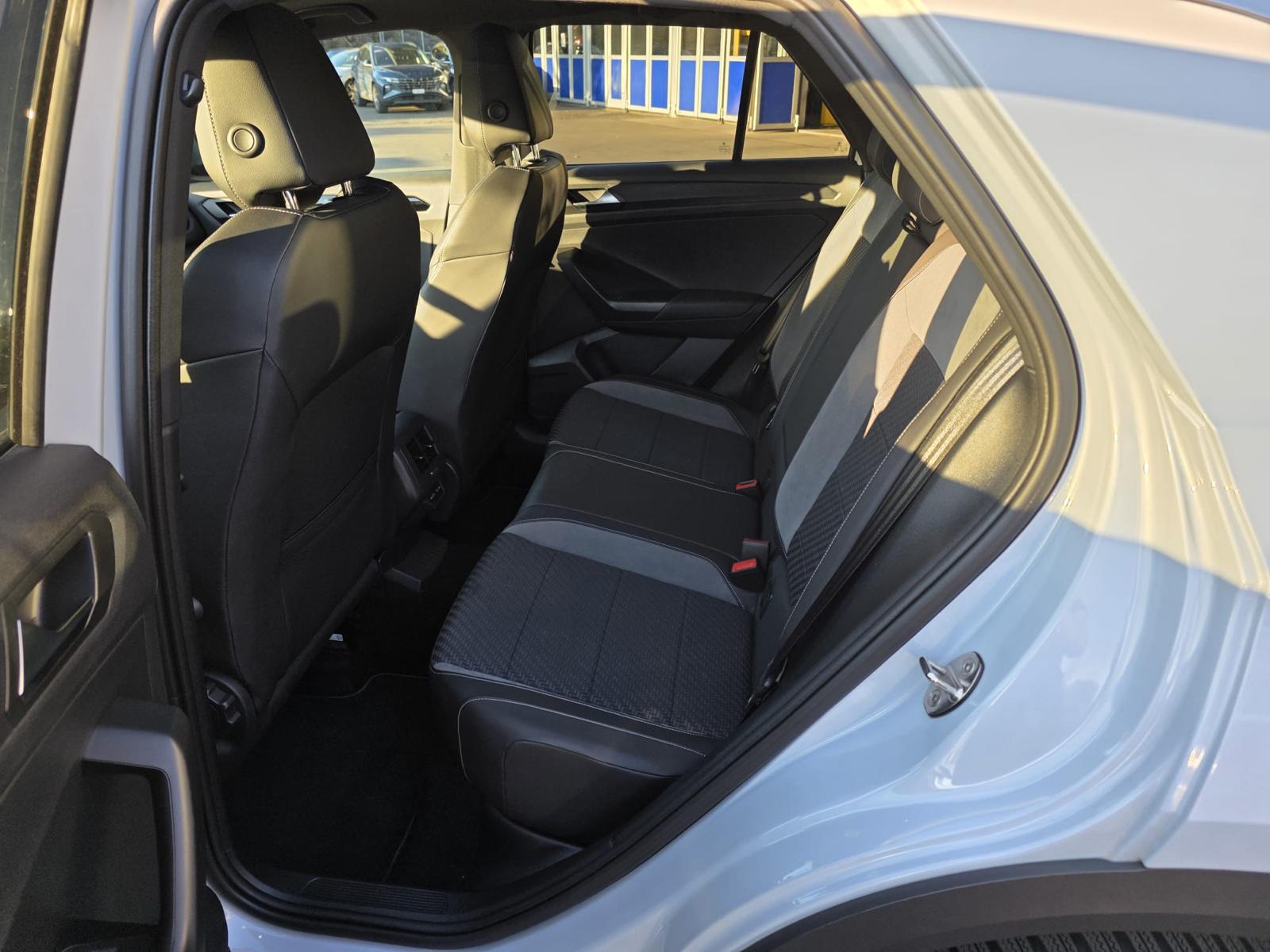 VW T-Roc 2.0 TSI R DSG 4Motion-image-14