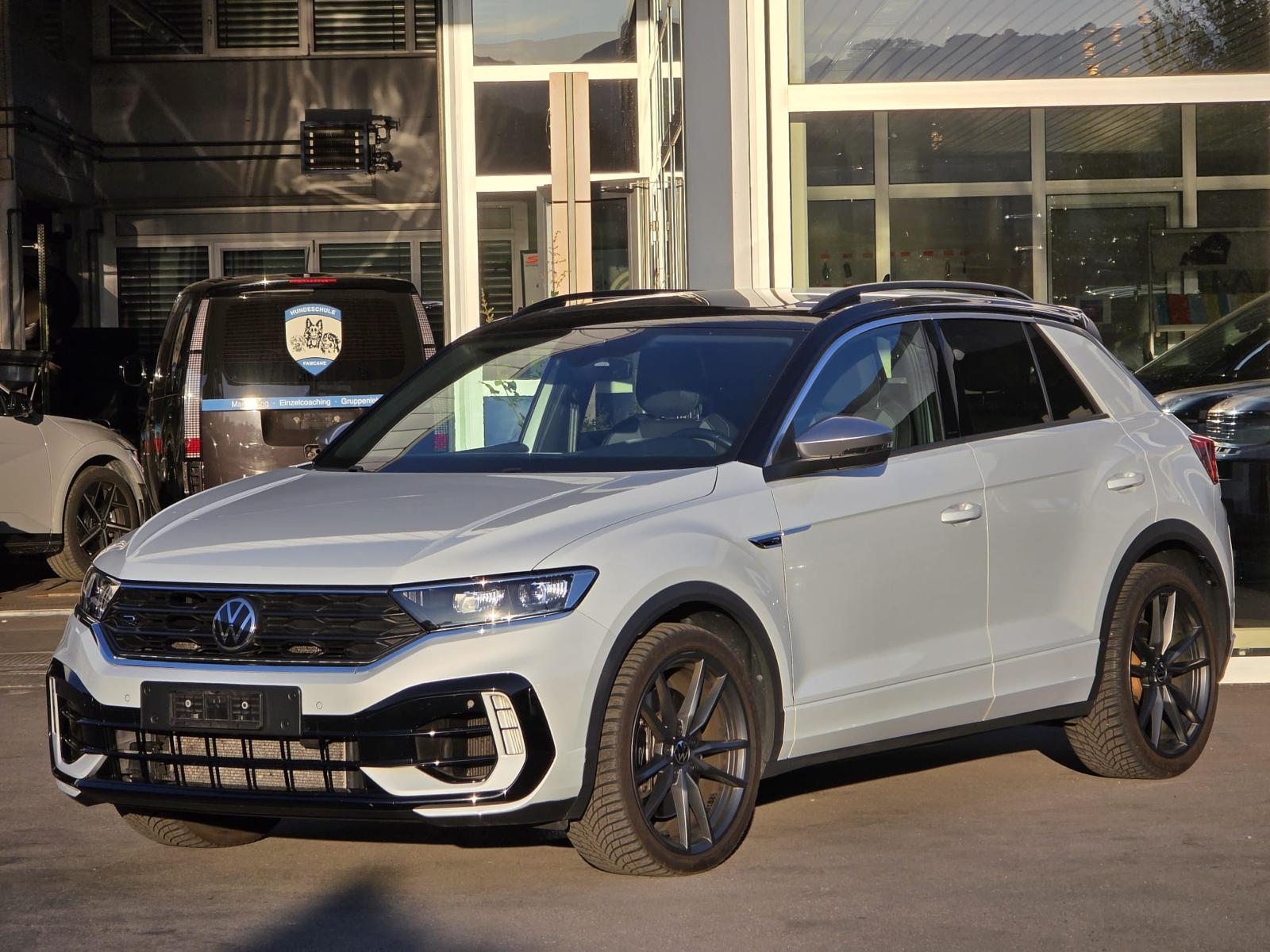 VW T-Roc 2.0 TSI R DSG 4Motion-image-2