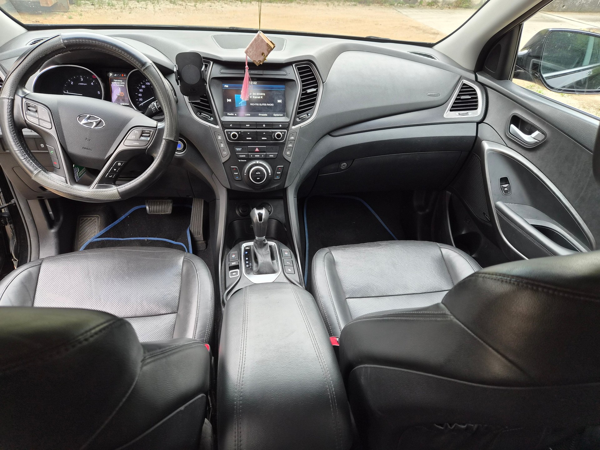 HYUNDAI SANTA FE-image-4