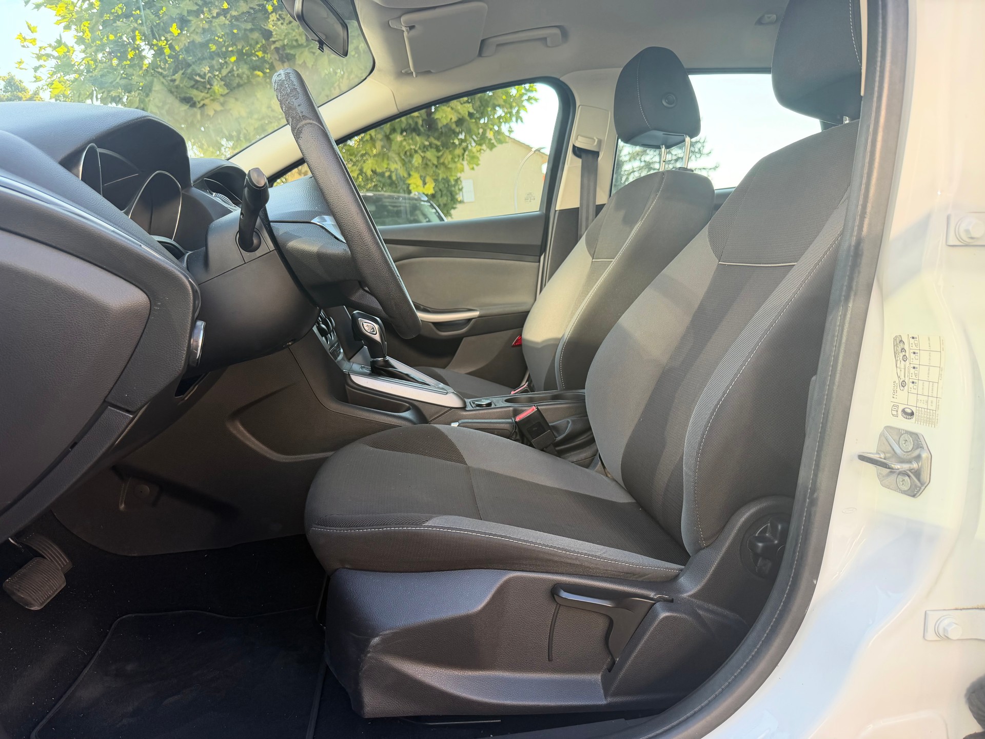 FORD Focus 1.6i VCT Titanium PowerShift-image-11