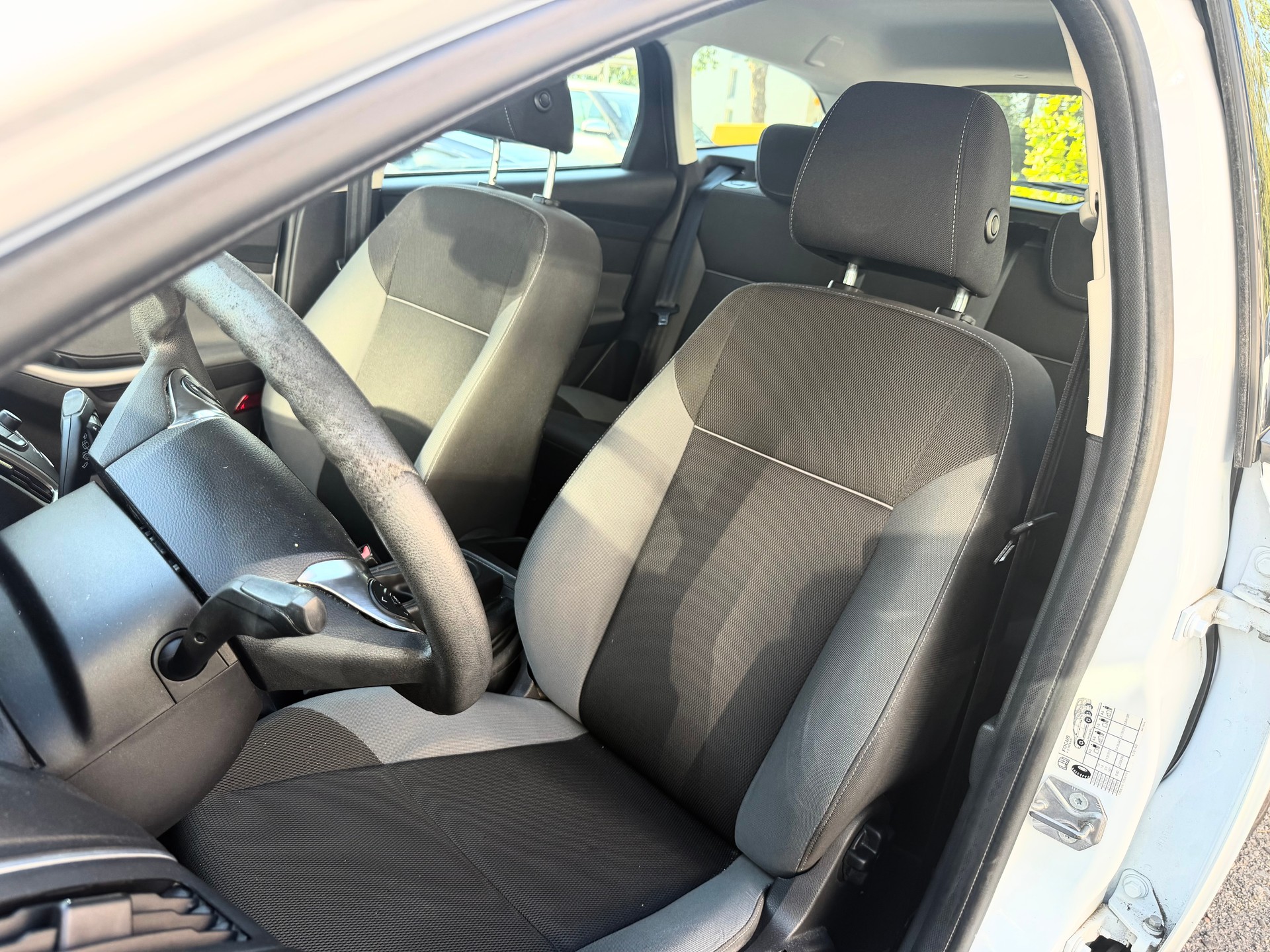 FORD Focus 1.6i VCT Titanium PowerShift-image-10
