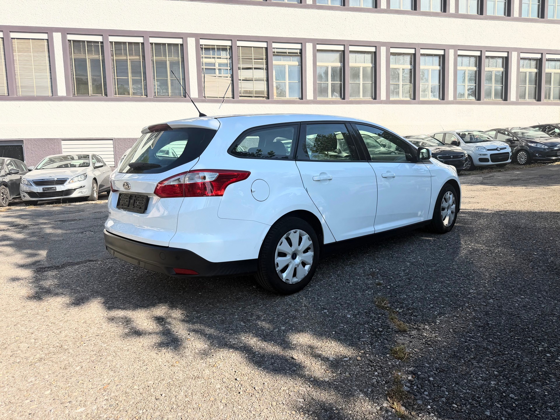 FORD Focus 1.6i VCT Titanium PowerShift-image-4