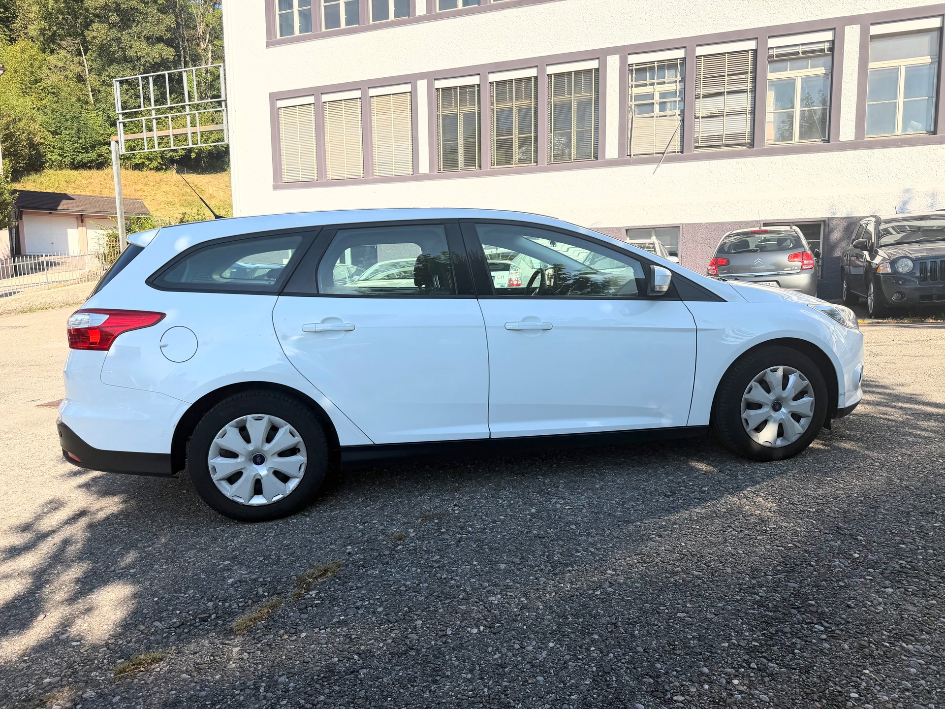 FORD Focus 1.6i VCT Titanium PowerShift-image-3