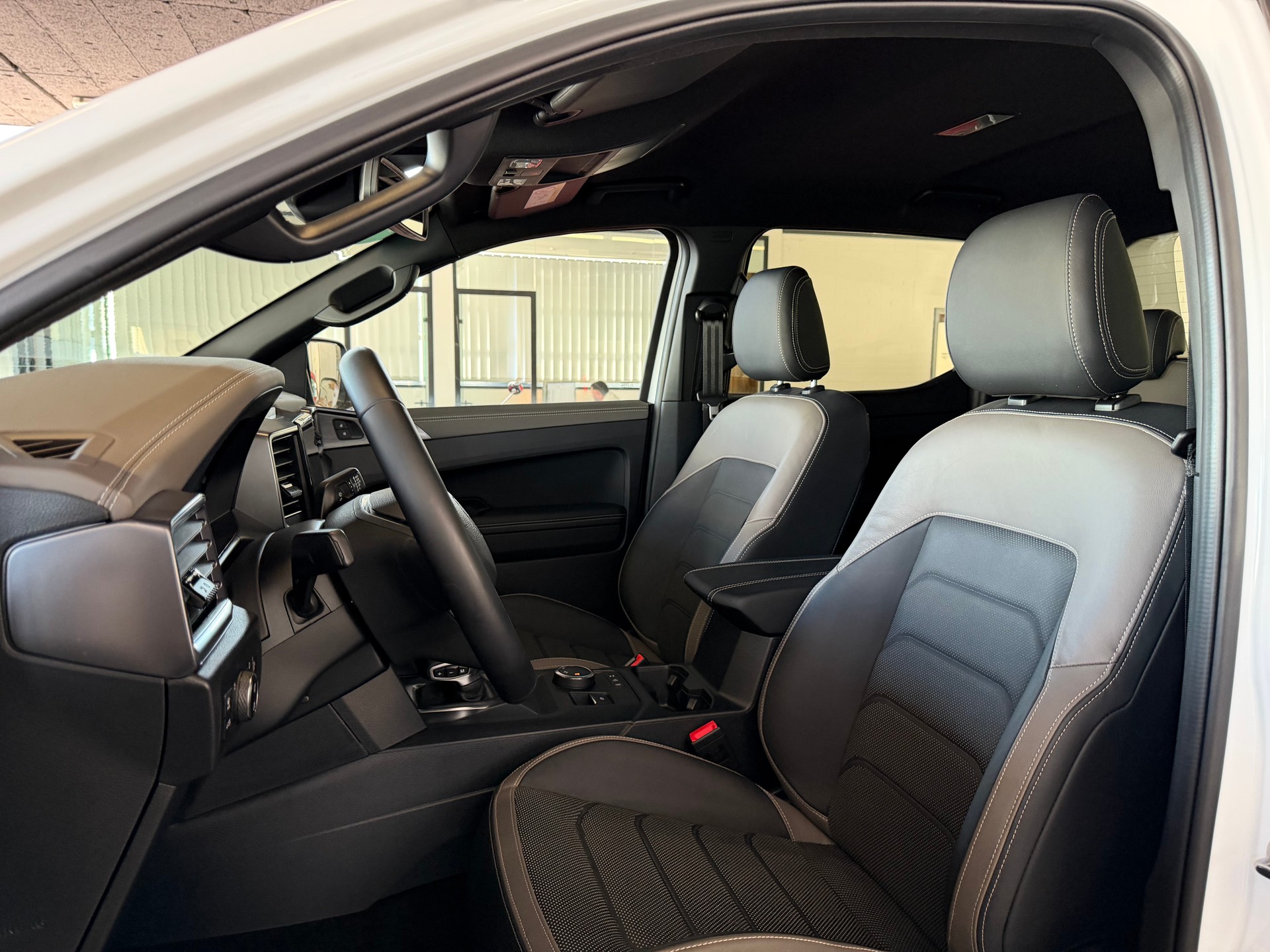 VW Amarok 3.0TDI Aventura Winter 1 3.0 V6 TDI 4X4 241 PS ( AHK3500KG)-image-17