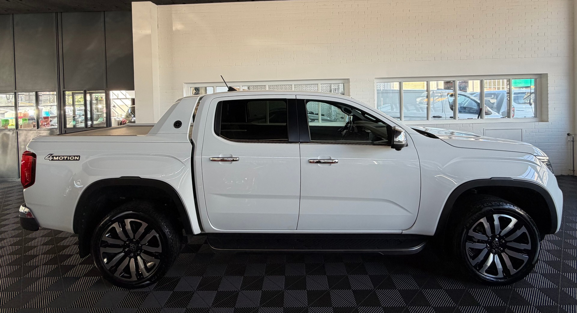 VW Amarok 3.0TDI Aventura Winter 1 3.0 V6 TDI 4X4 241 PS ( AHK3500KG)-showroom-element-1