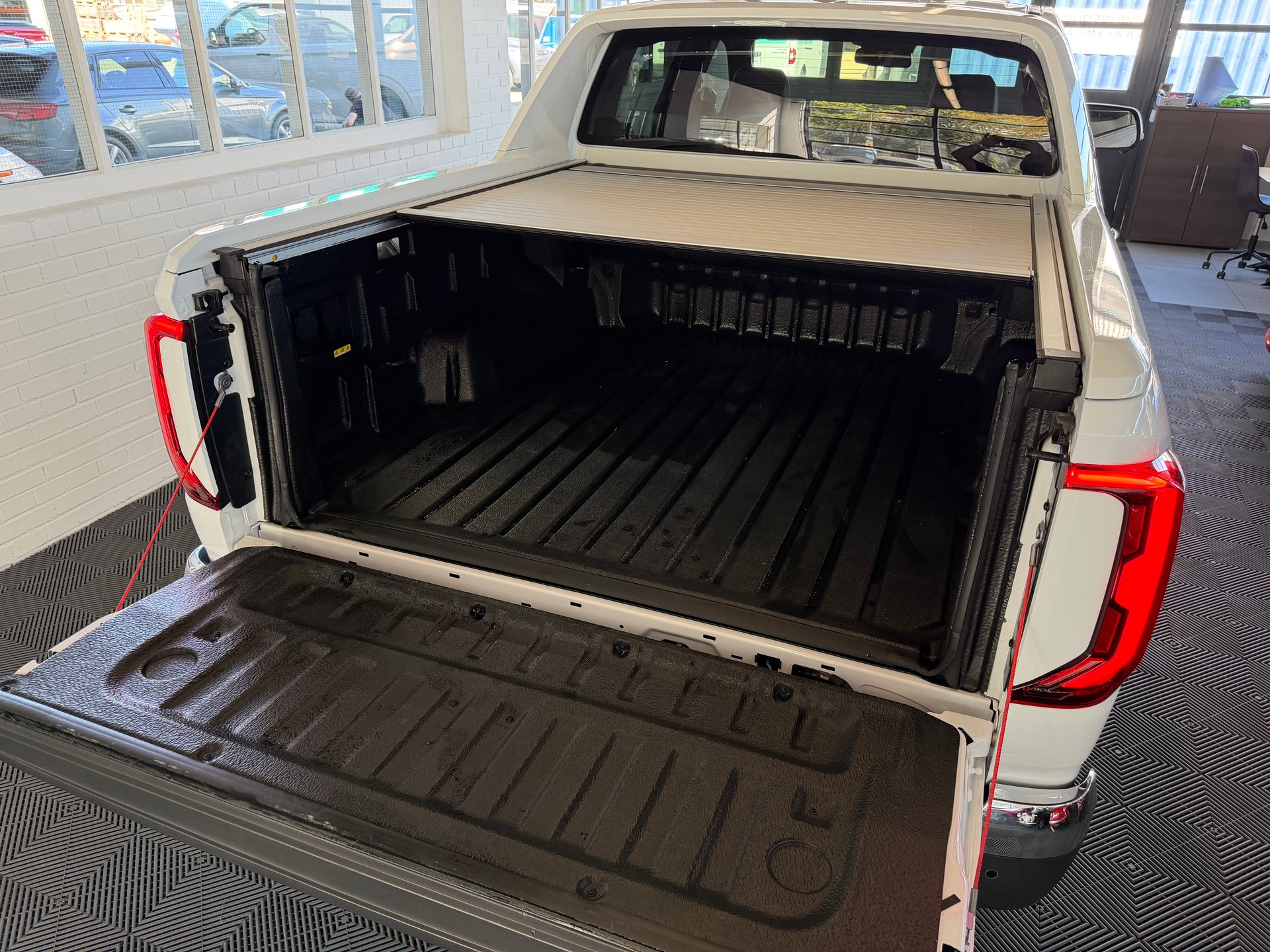 VW Amarok 3.0TDI Aventura Winter 1 3.0 V6 TDI 4X4 241 PS ( AHK3500KG)-image-4