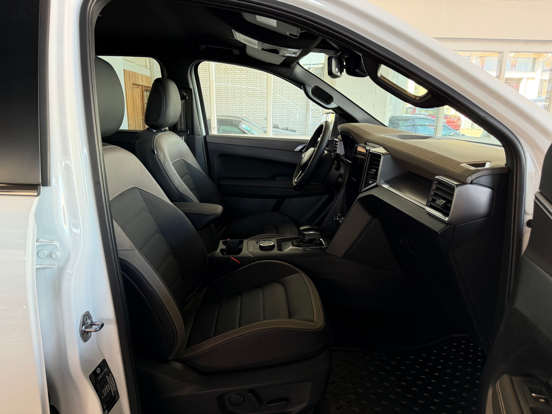 VW Amarok 3.0TDI Aventura Winter 1 3.0 V6 TDI 4X4 241 PS ( AHK3500KG)-image-9