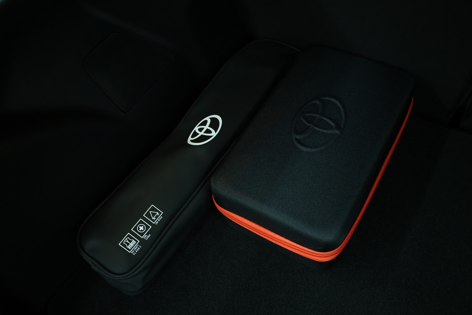 TOYOTA Yaris 1.5 VVT-i HSD Teamplayer-image-34