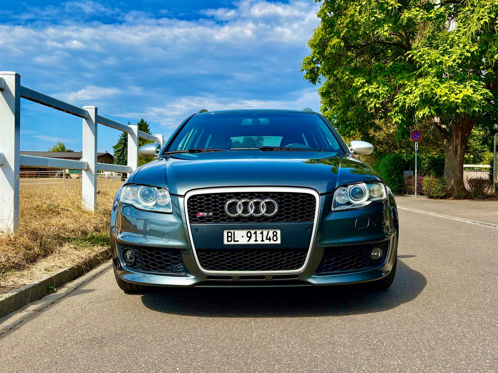 AUDI 4.2 V8 quattro-image-1
