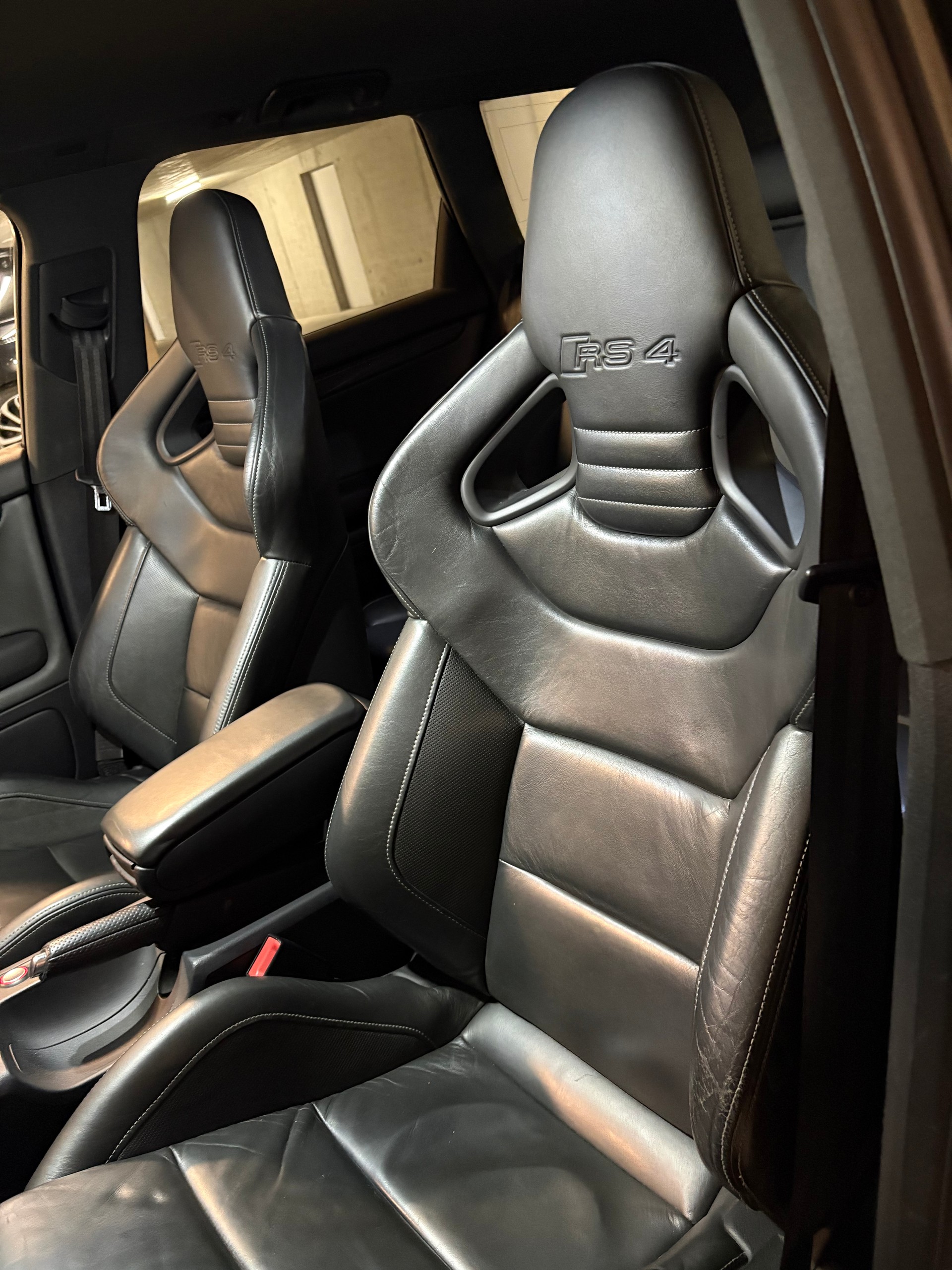 AUDI 4.2 V8 quattro-image-4