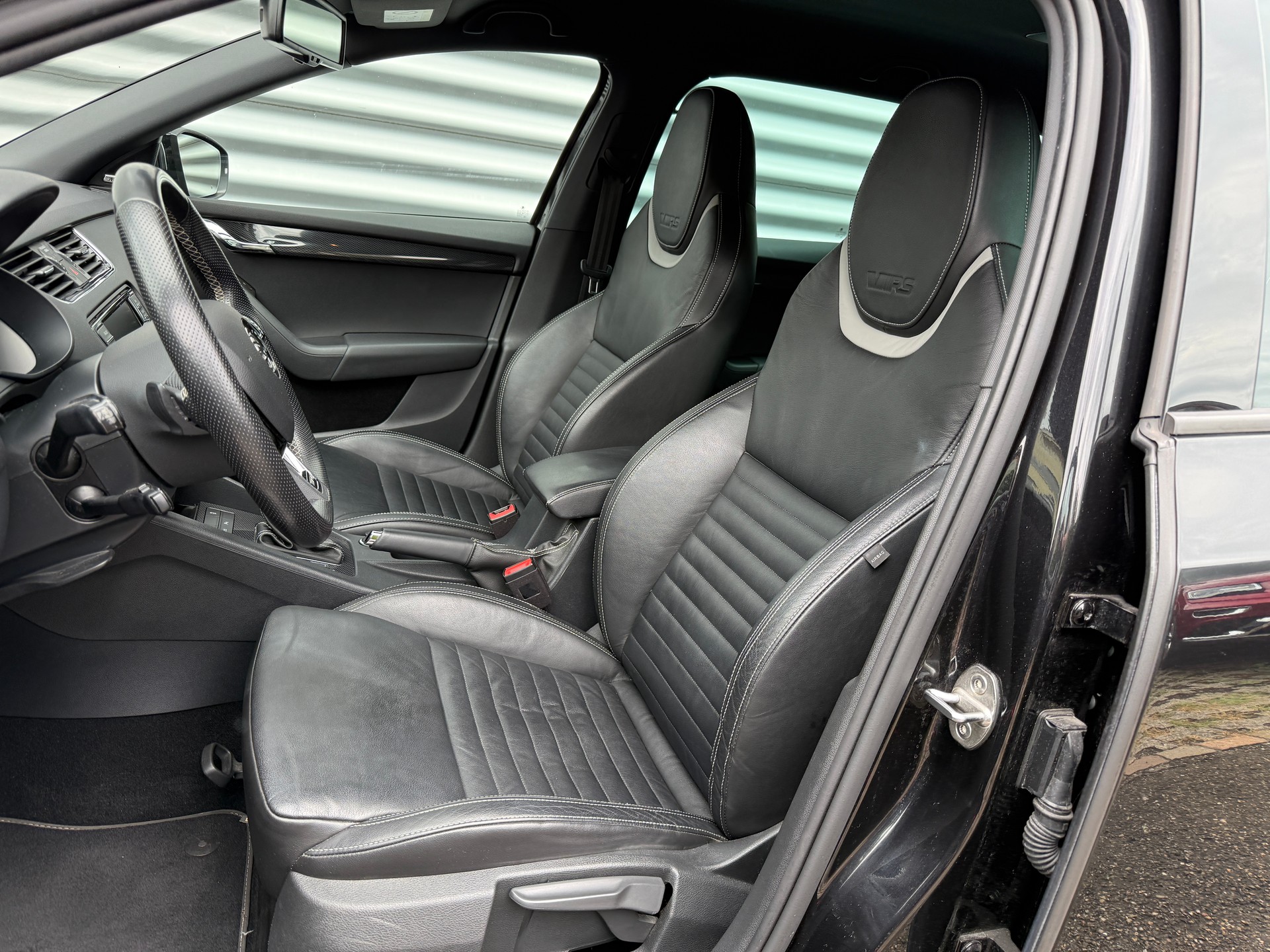 SKODA Octavia Combi 2.0 TDI RS DSG-image-3