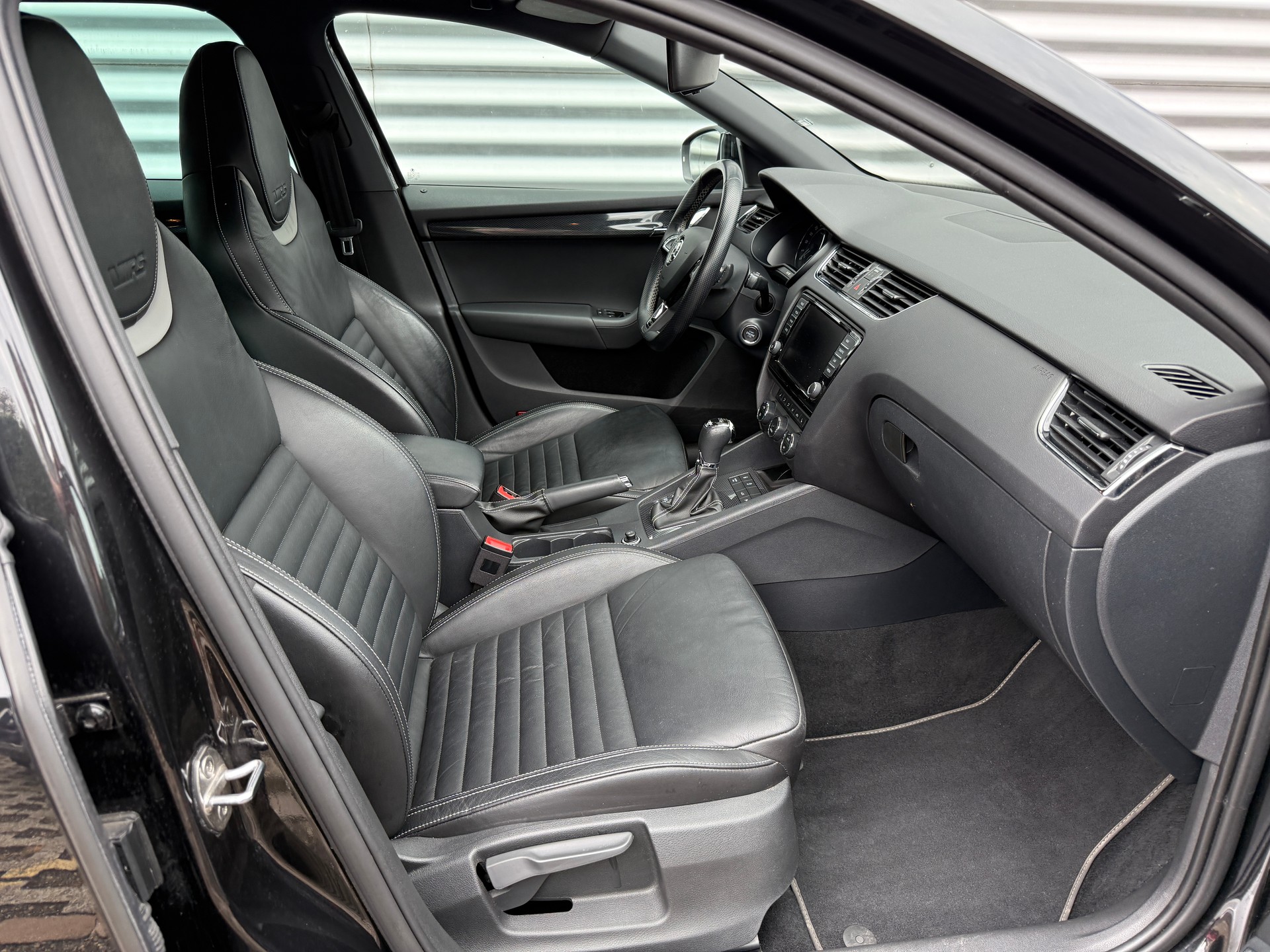 SKODA Octavia Combi 2.0 TDI RS DSG-image-6