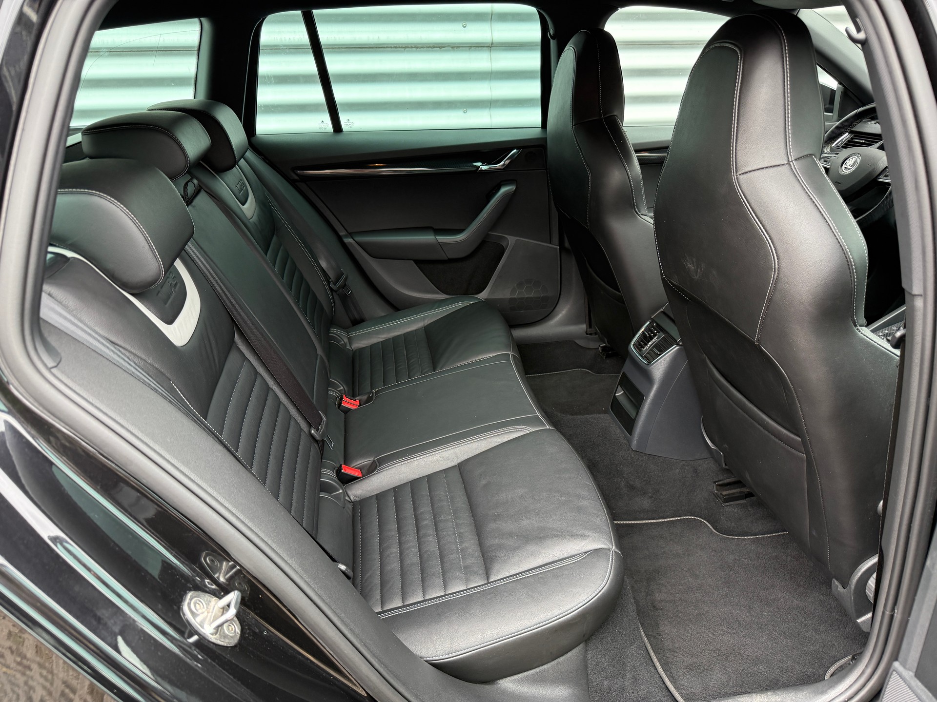 SKODA Octavia Combi 2.0 TDI RS DSG-image-7