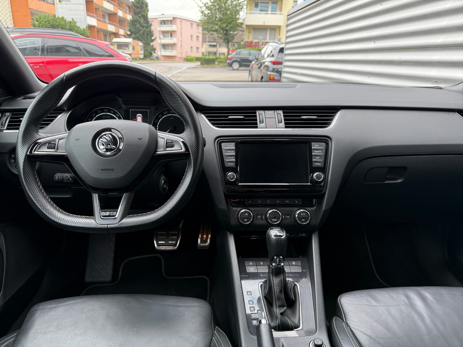 SKODA Octavia Combi 2.0 TDI RS DSG-image-5