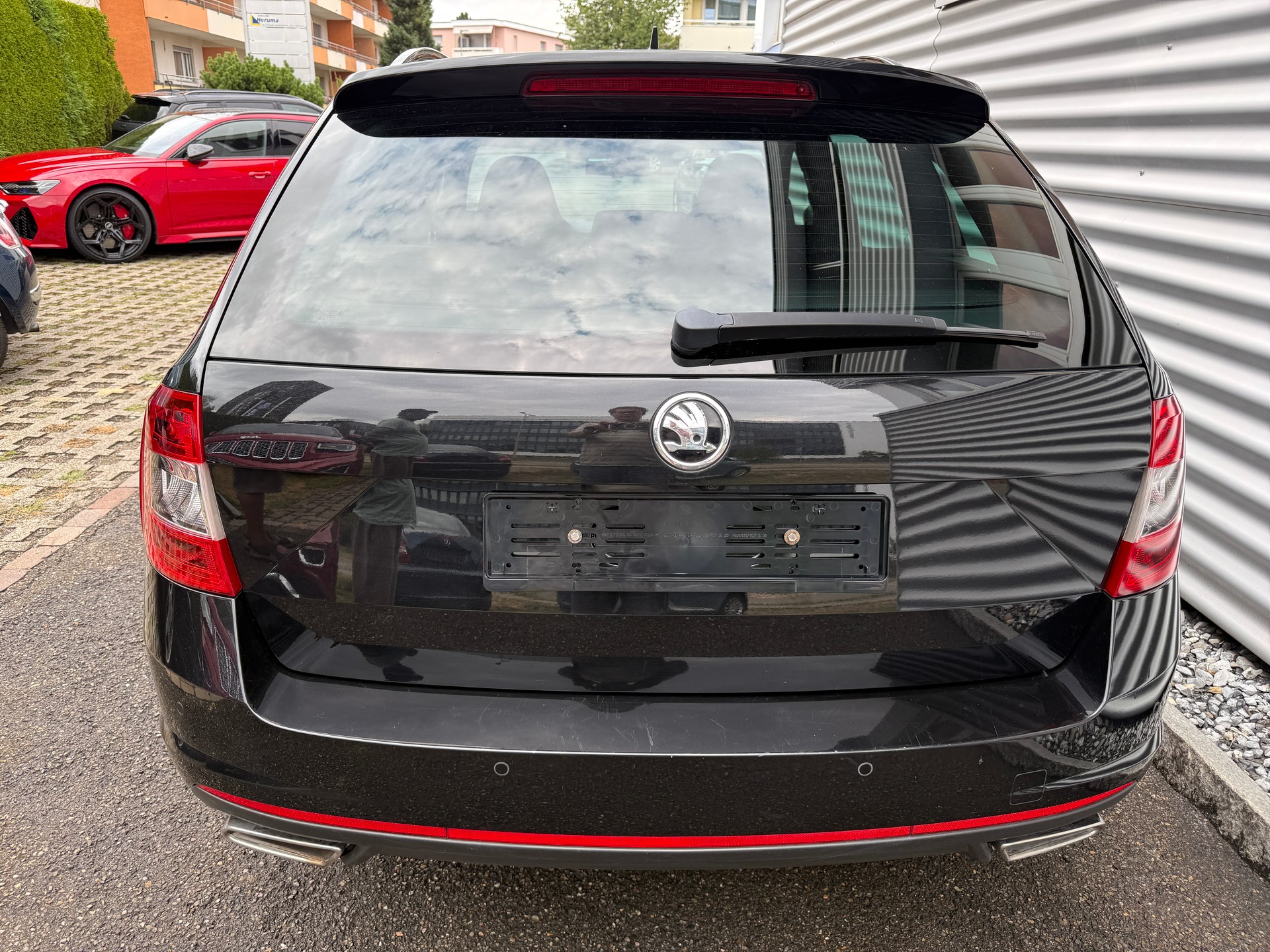 SKODA Octavia Combi 2.0 TDI RS DSG-image-10
