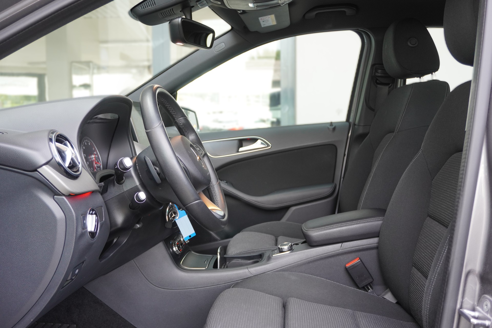 MERCEDES-BENZ B 200 Style 7G-DCT-image-8