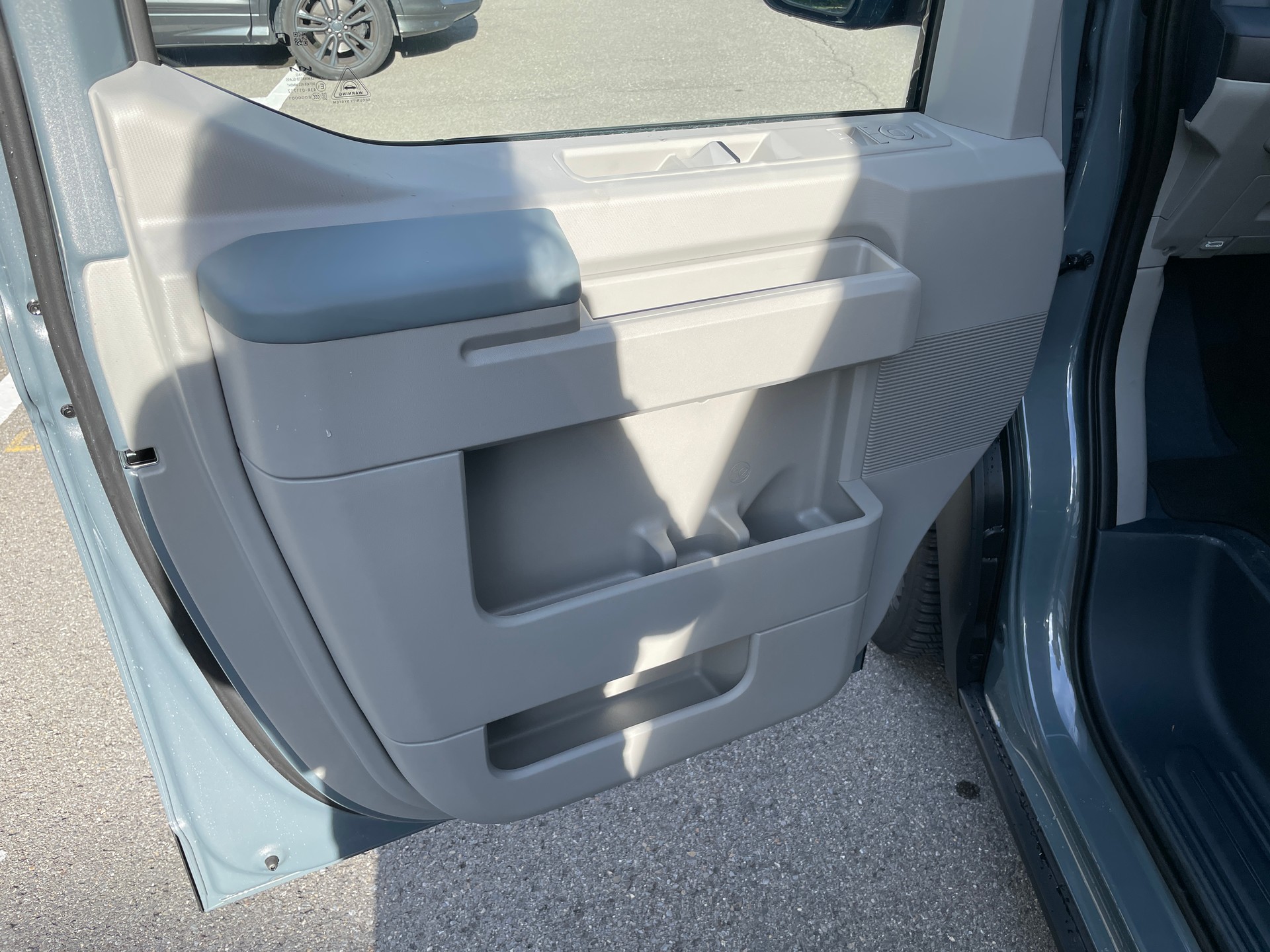 KIA PV5 71.2 kWh Elite mit Elite-Pack und Wärmepumpe, VOLLAUSSTATTUNG-image-13