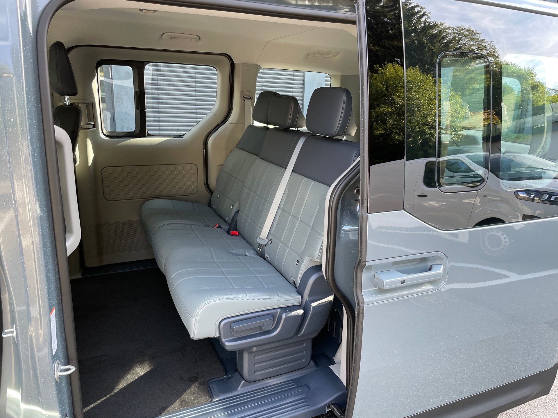 KIA PV5 71.2 kWh Elite mit Elite-Pack und Wärmepumpe, VOLLAUSSTATTUNG-image-16