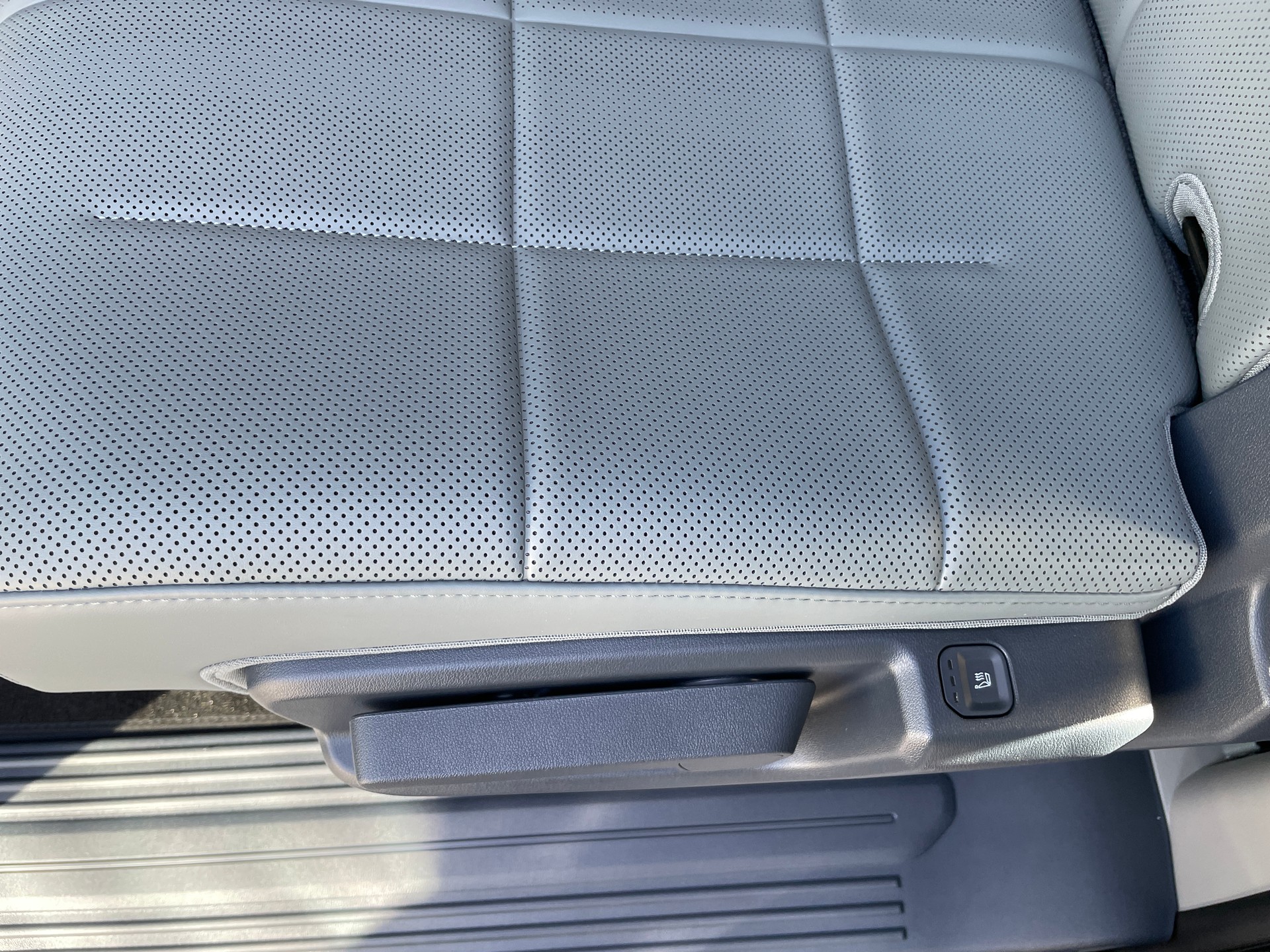 KIA PV5 71.2 kWh Elite mit Elite-Pack und Wärmepumpe, VOLLAUSSTATTUNG-image-17