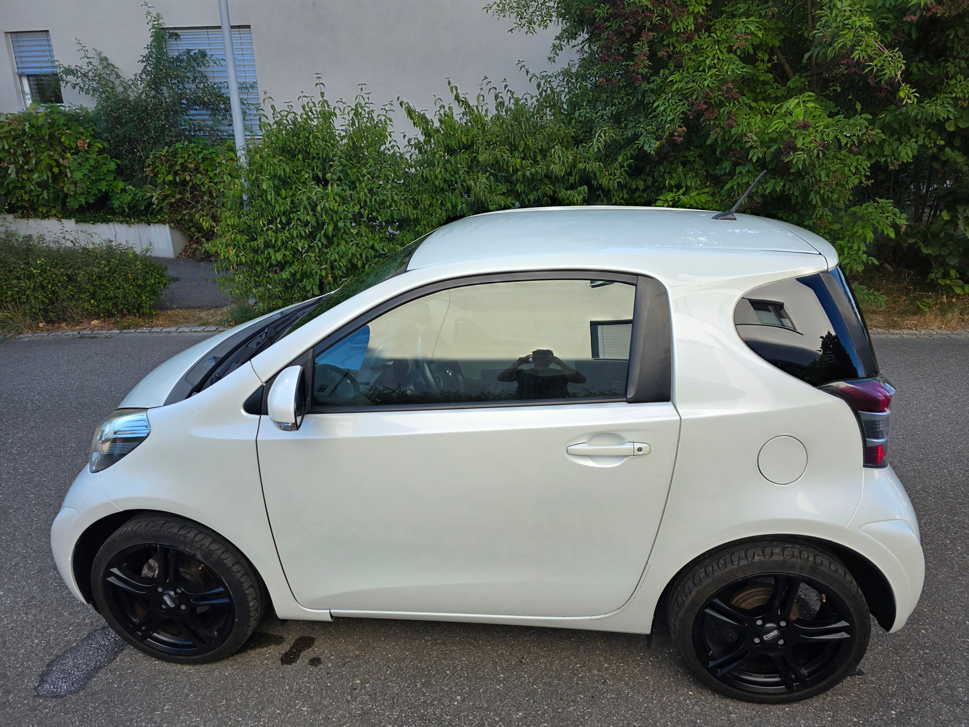 TOYOTA iQ 1.0 VVT-i Linea Luna-image-8