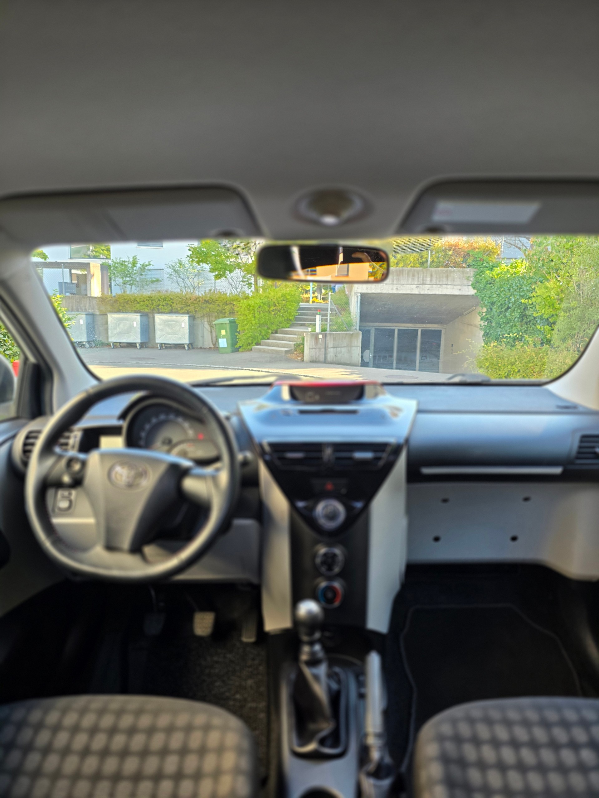TOYOTA iQ 1.0 VVT-i Linea Luna-image-13