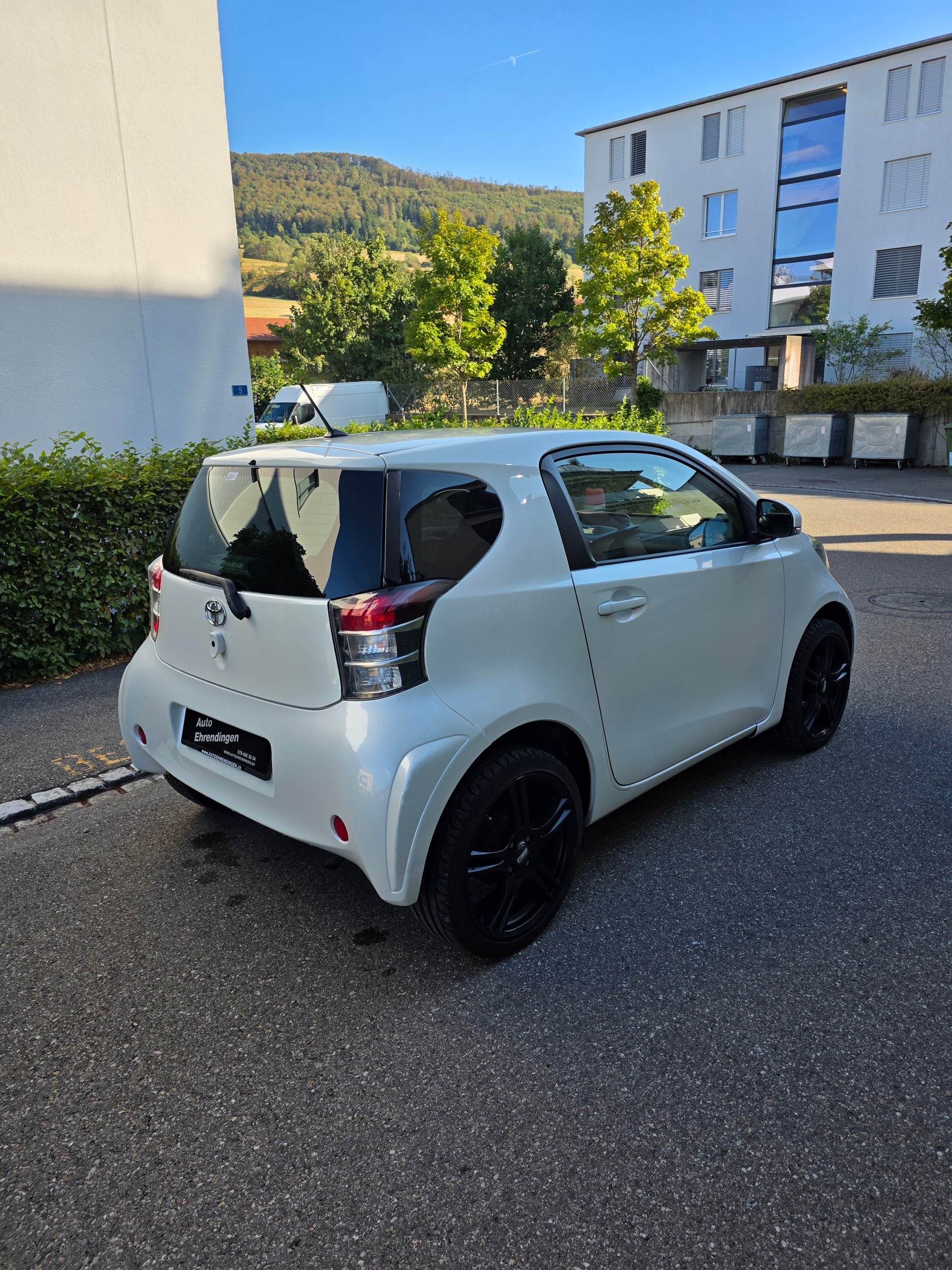 TOYOTA iQ 1.0 VVT-i Linea Luna-image-5