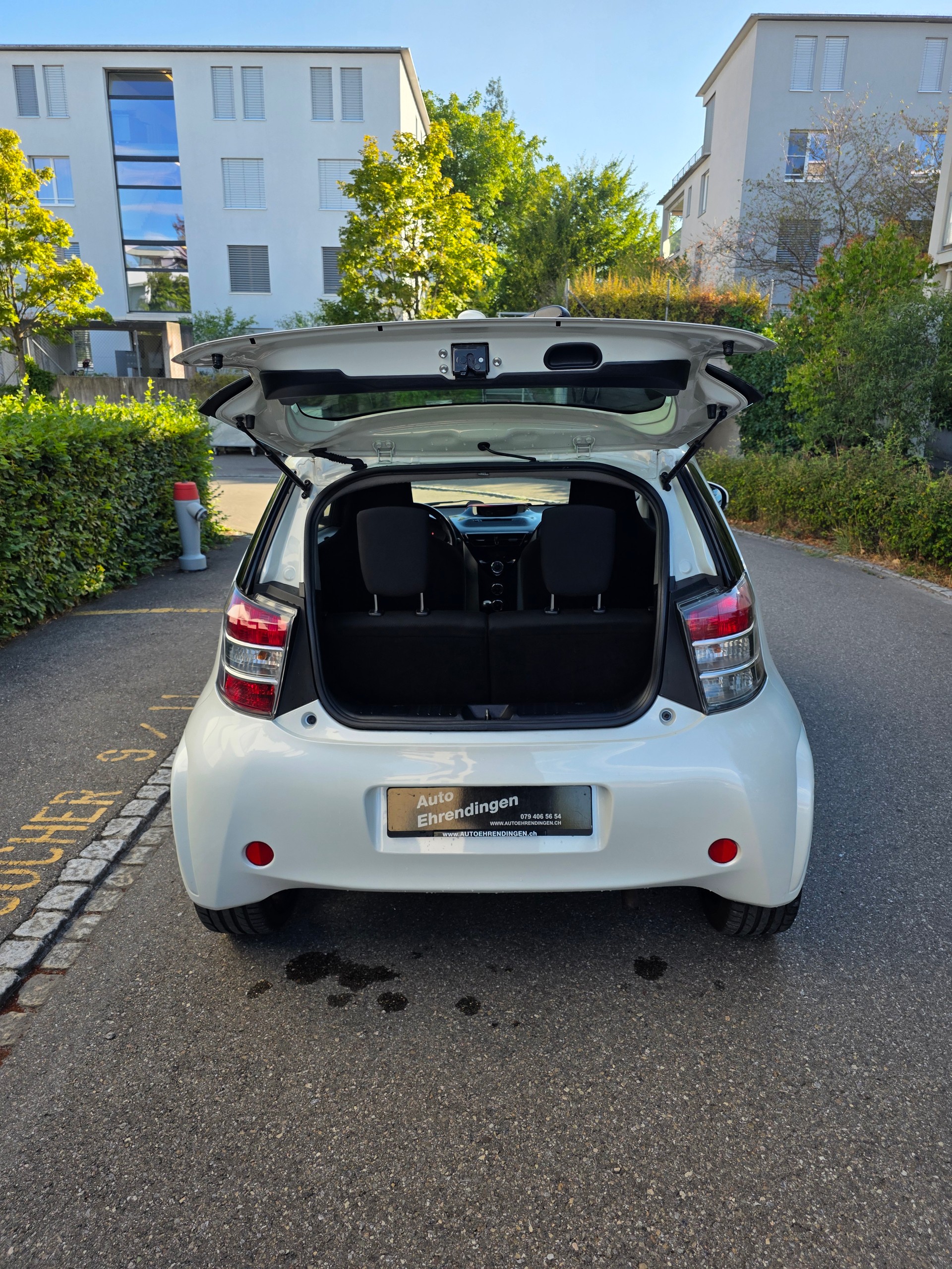 TOYOTA iQ 1.0 VVT-i Linea Luna-image-9