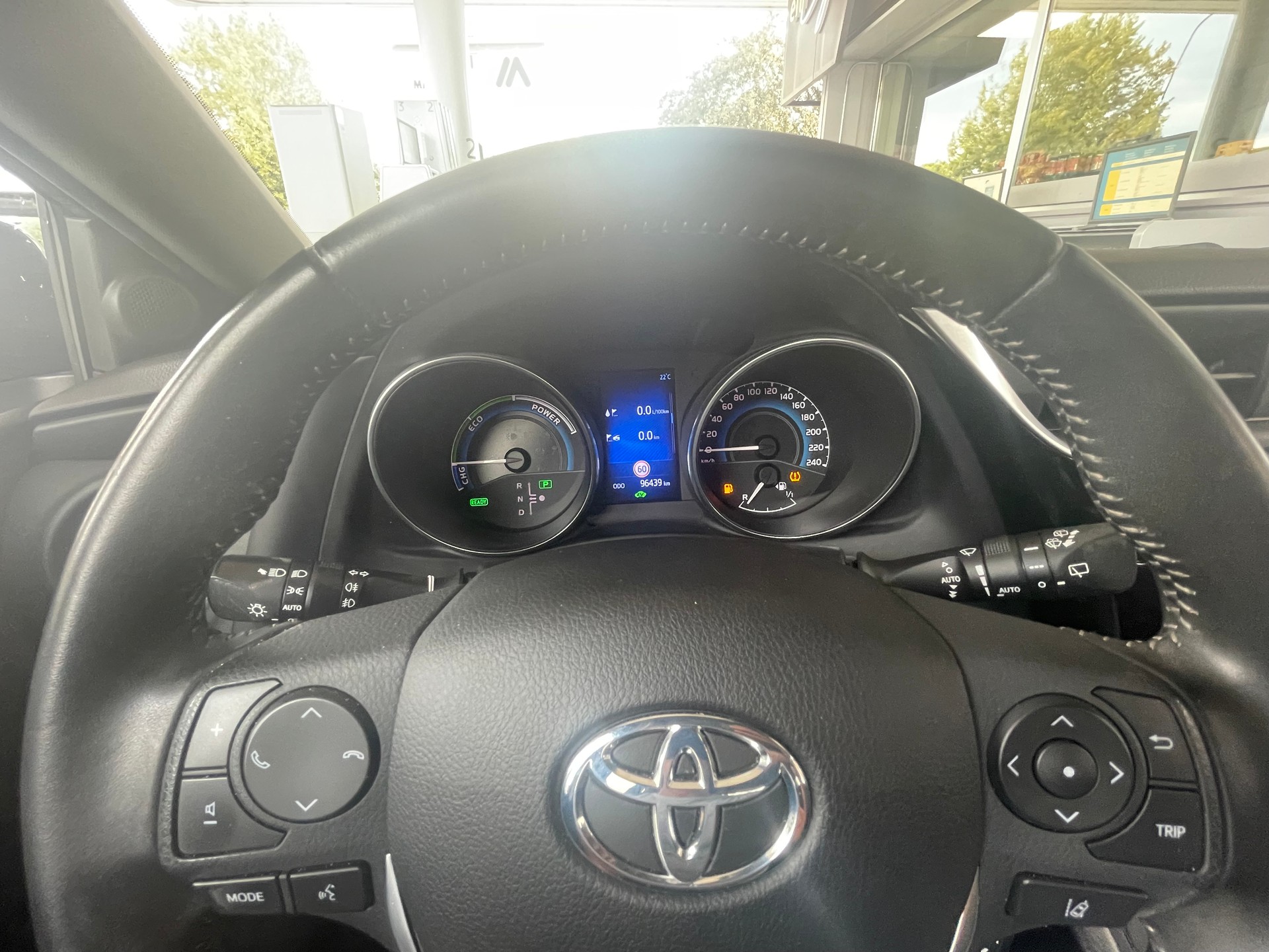 TOYOTA Auris 1.8 HSD Style e-CVT-image-11