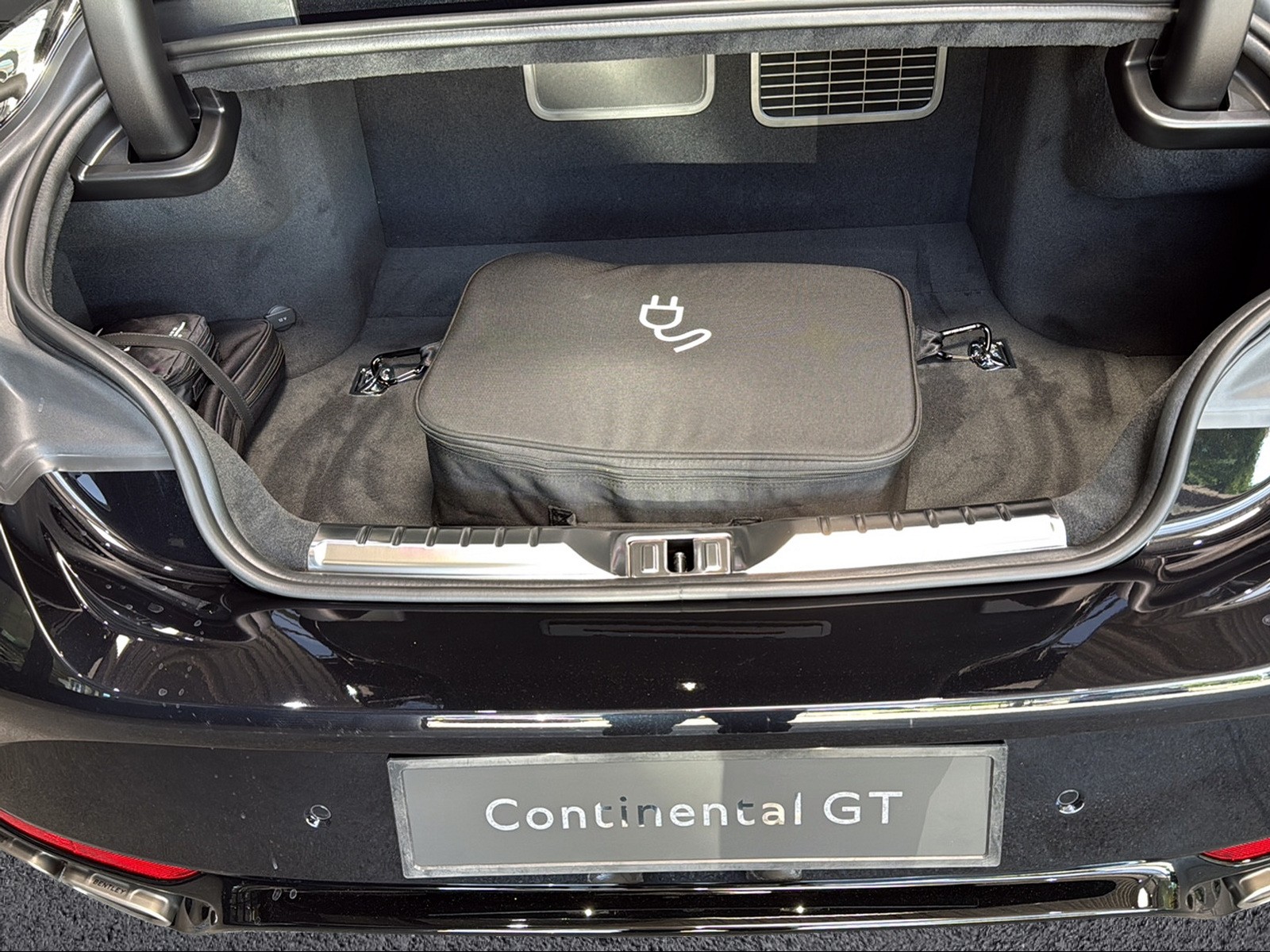 BENTLEY GT V8 Hybrid S-image-9