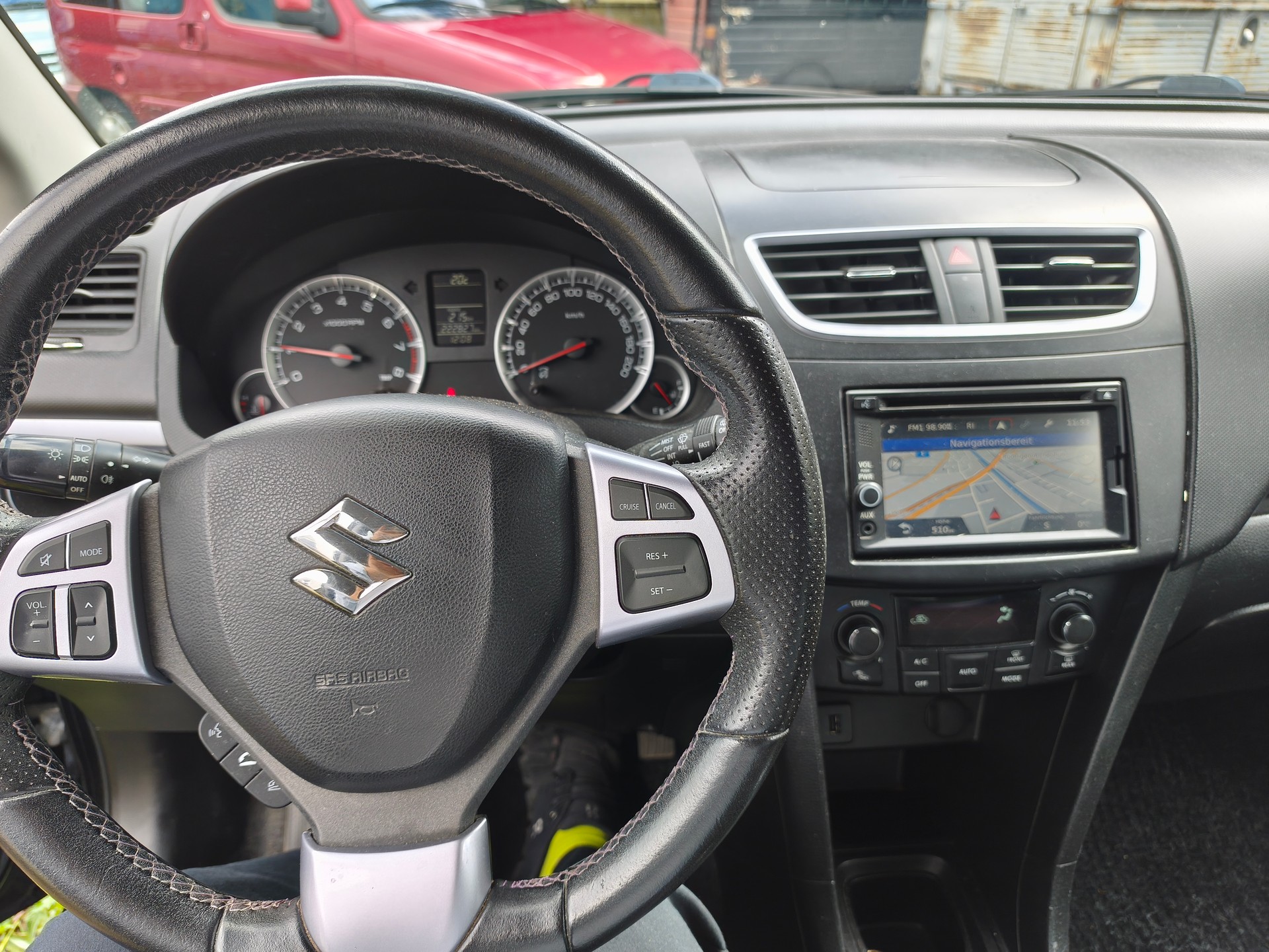 SUZUKI Swift 1.2i 16V PizSulai 4x4-image-3