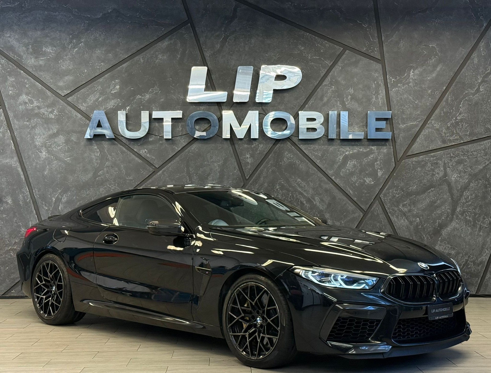 BMW M8 xDrive M Competition Steptronic-showroom-element-2