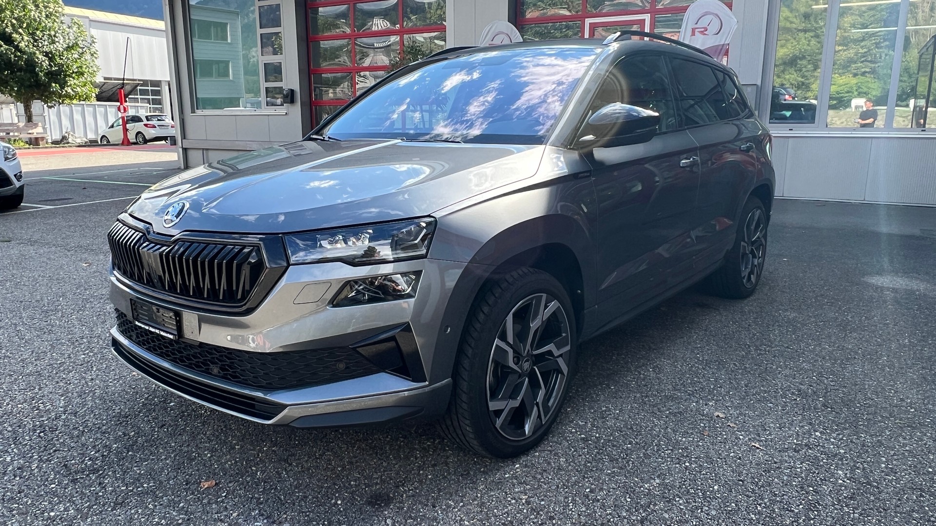 SKODA Karoq 2.0 TSI SportLine 4x4 DSG-image-0