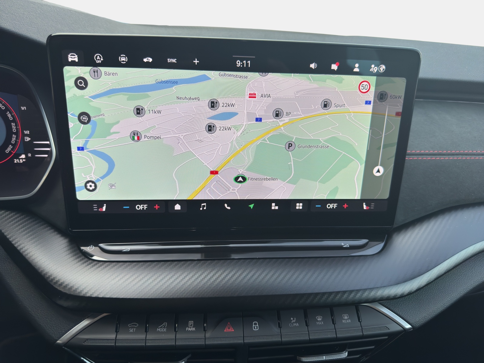 SKODA Octavia Combi 2.0 TSI DSG Dynamic 4x4-image-10