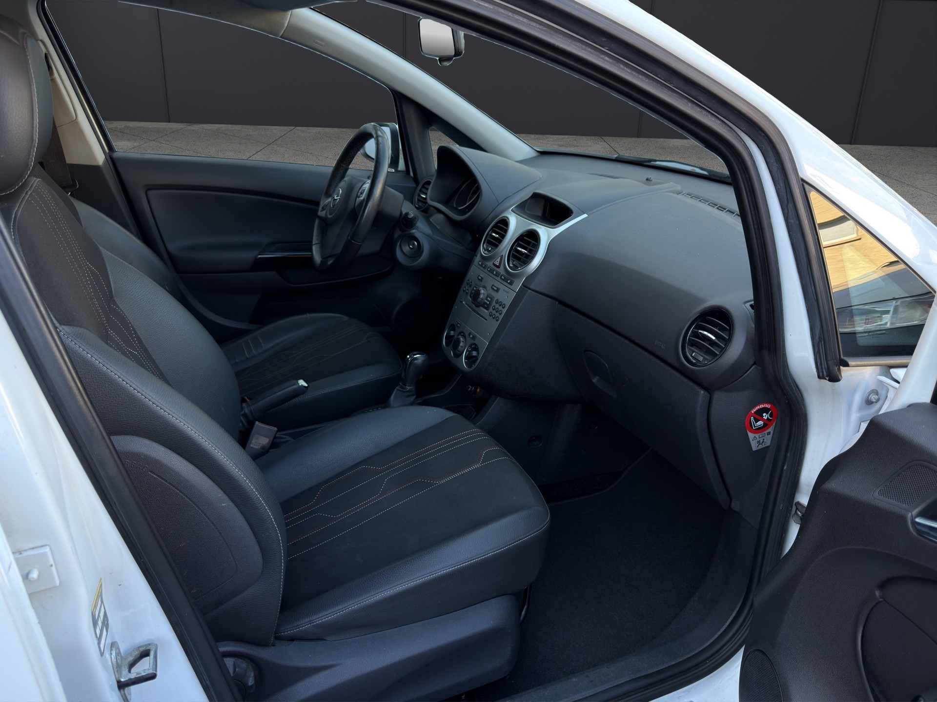 OPEL Corsa 1.4 TP Anniversary Edition Automatic-image-11