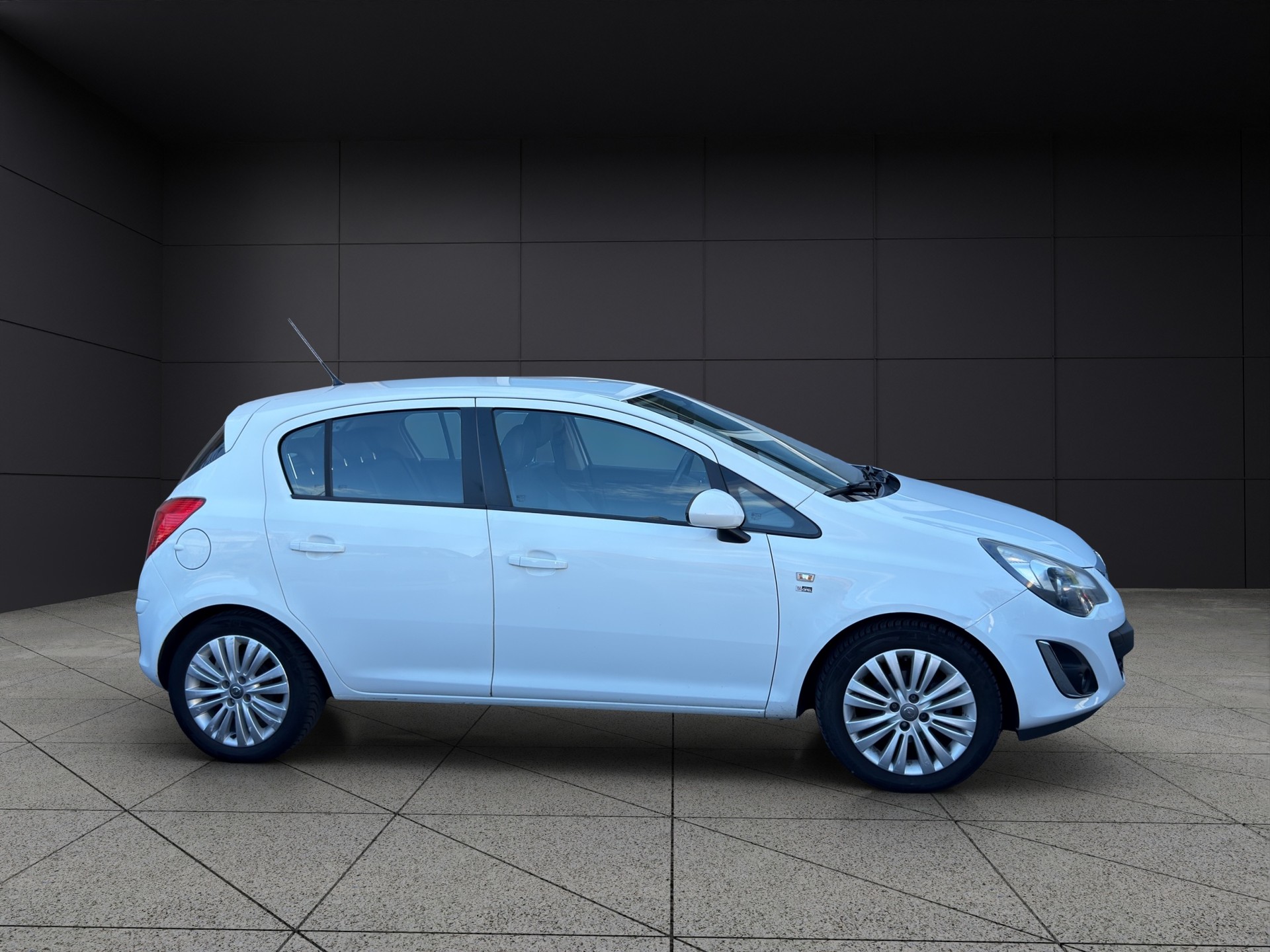 OPEL Corsa 1.4 TP Anniversary Edition Automatic-image-4
