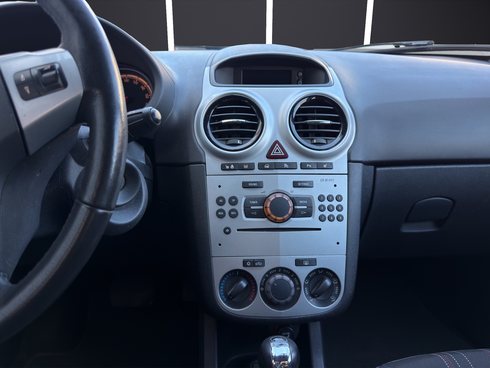 OPEL Corsa 1.4 TP Anniversary Edition Automatic-image-9