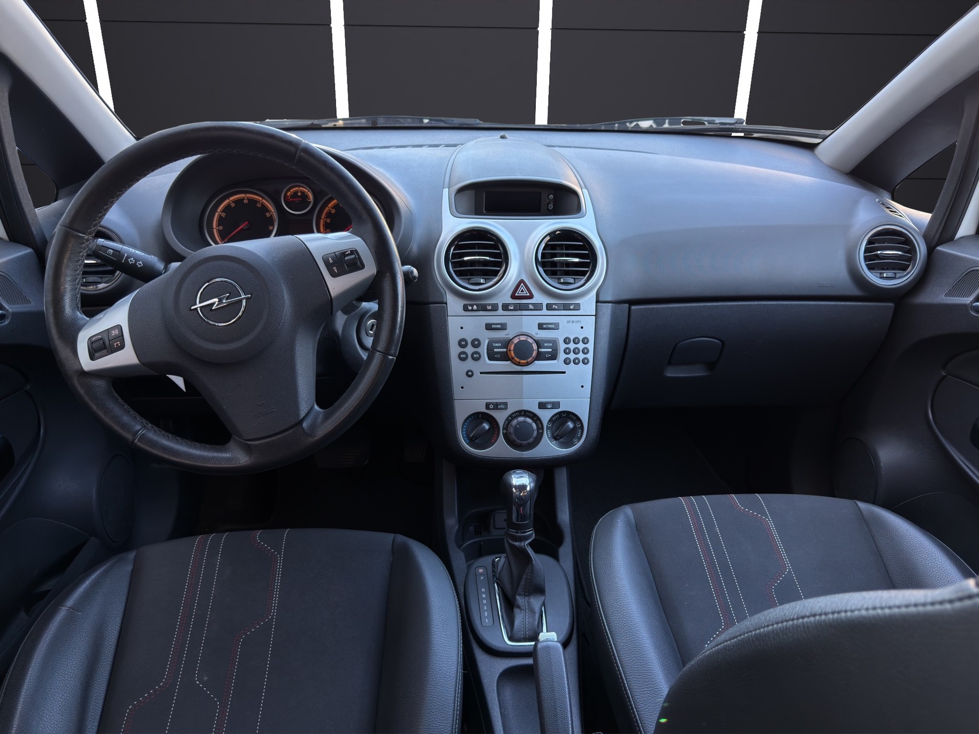 OPEL Corsa 1.4 TP Anniversary Edition Automatic-image-8