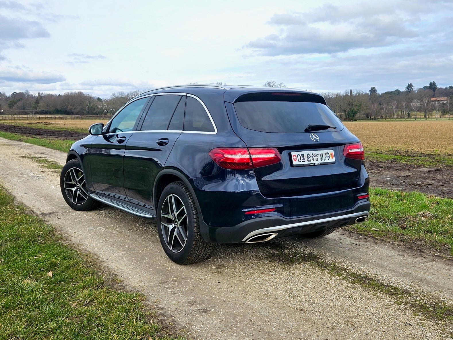 MERCEDES-BENZ GLC 250 AMG Line 4m-image-3