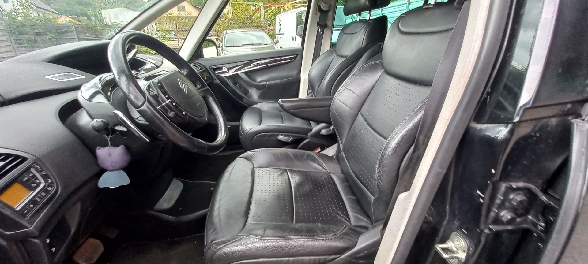 CITROEN Grand C4 Picasso 2.0 HDI Dynamique BMP6-image-8