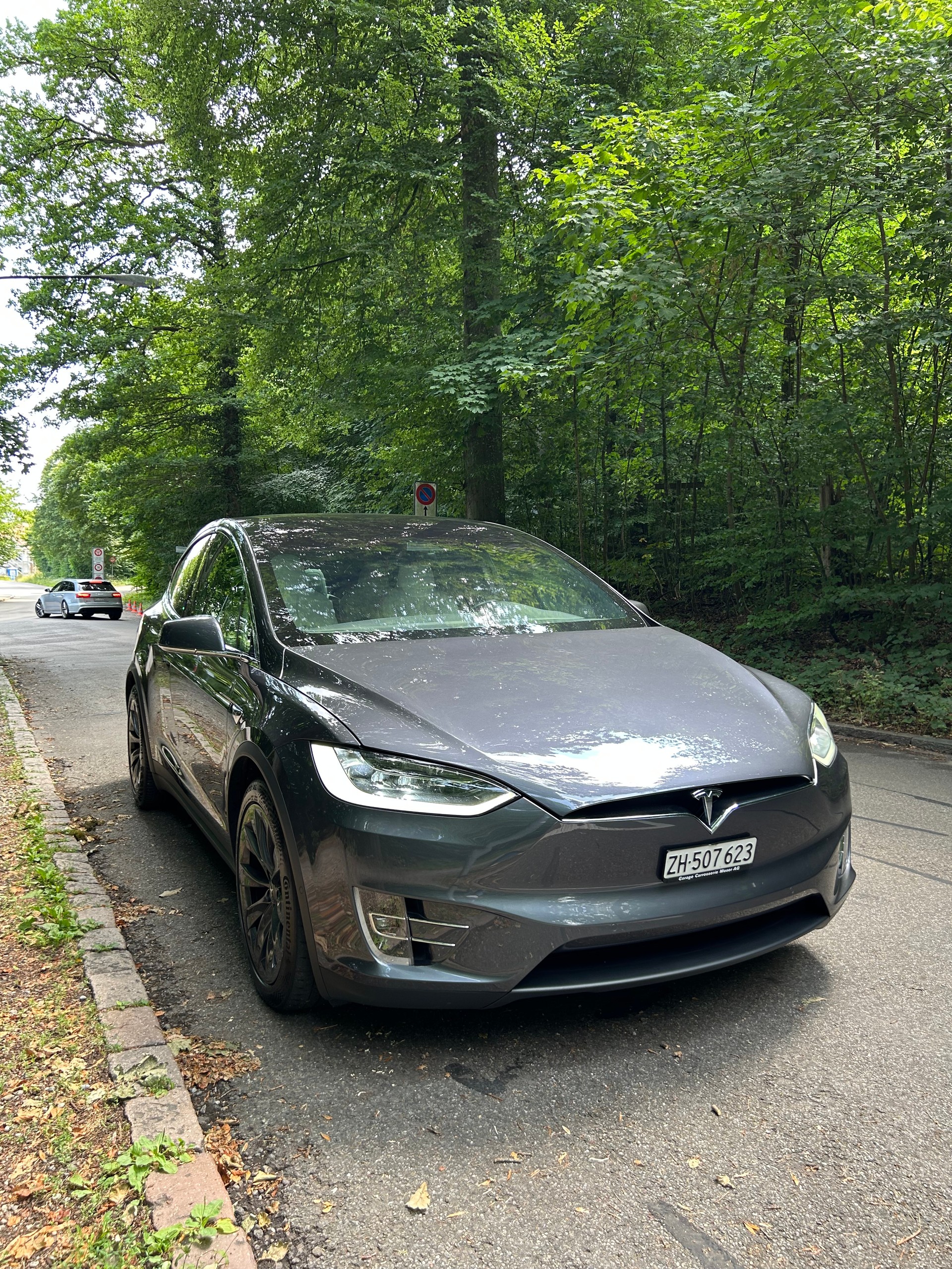 TESLA 100 D-image-0